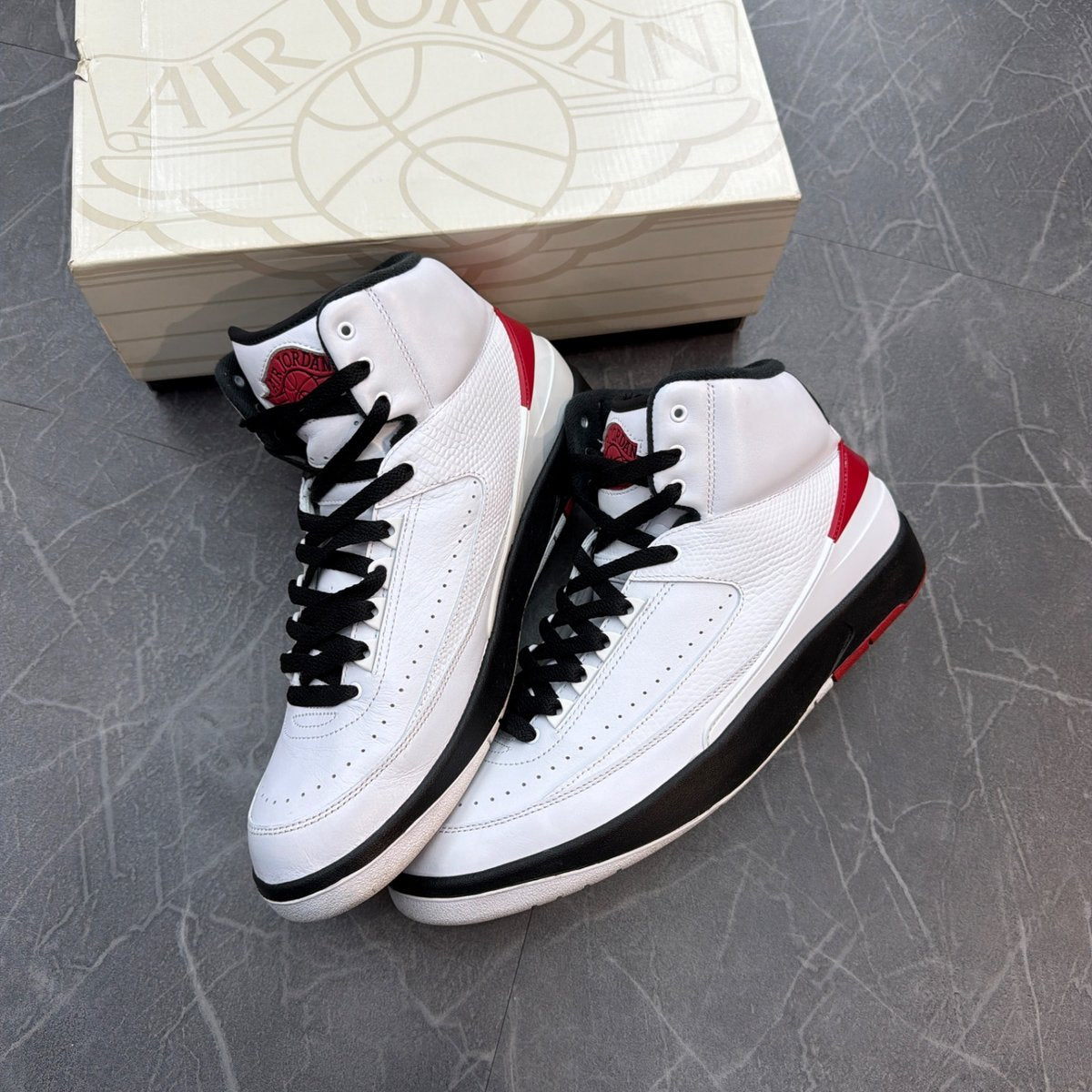 Jordan 2 Retro OG Chicago (2022) (Size 11.5) (Lightly Worn)
