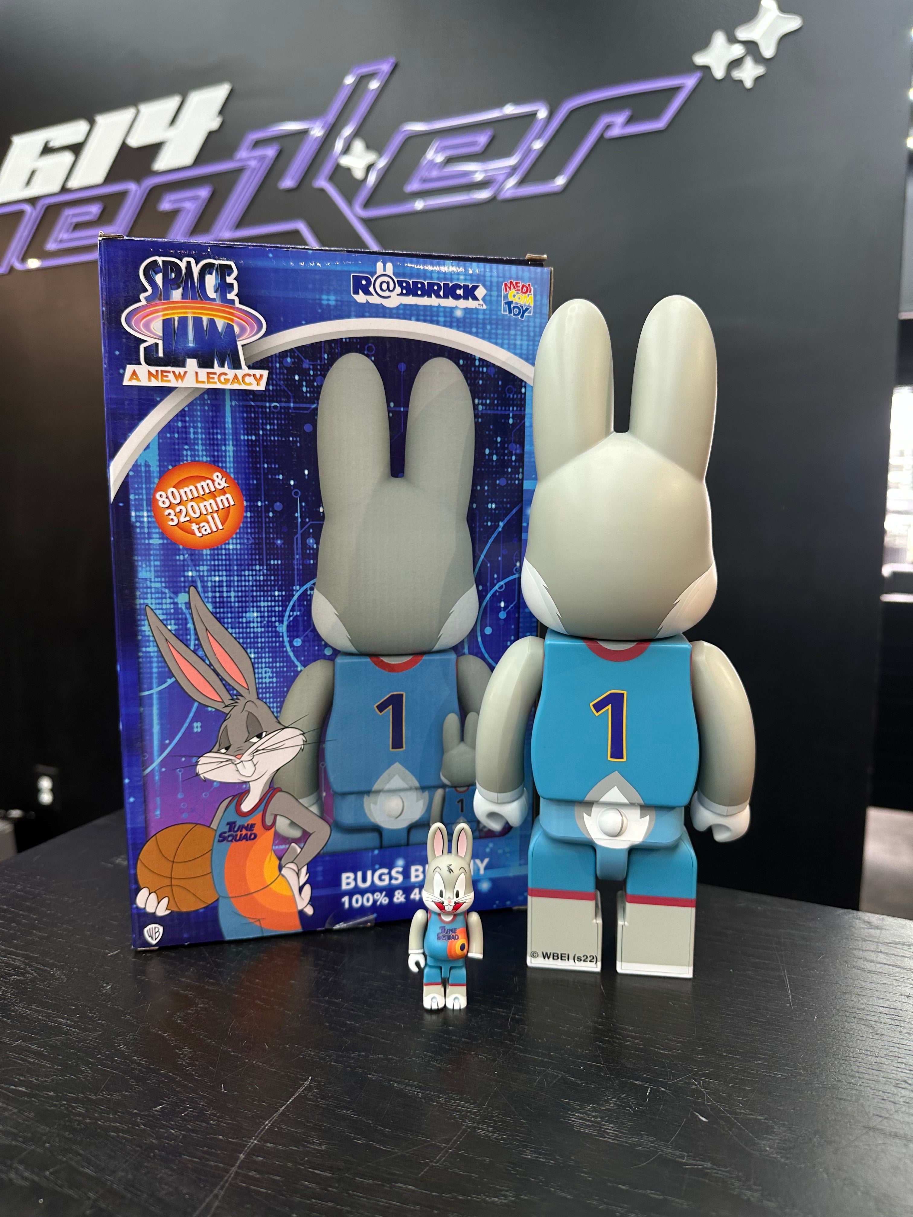 BearBrick 400% & 100% SpaceJam Bugs Bunny