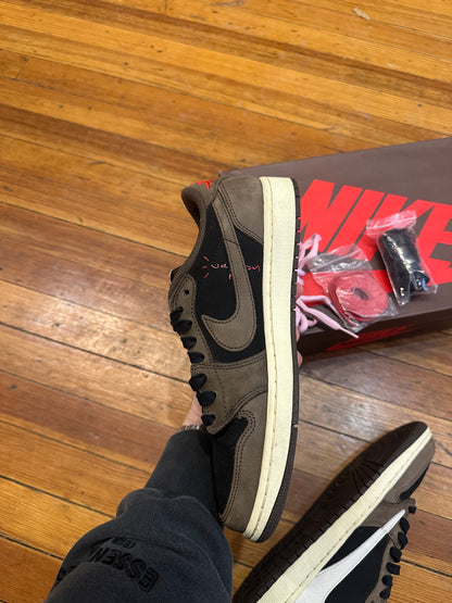 Travis Scott Jordan 1 Low “Mocha”