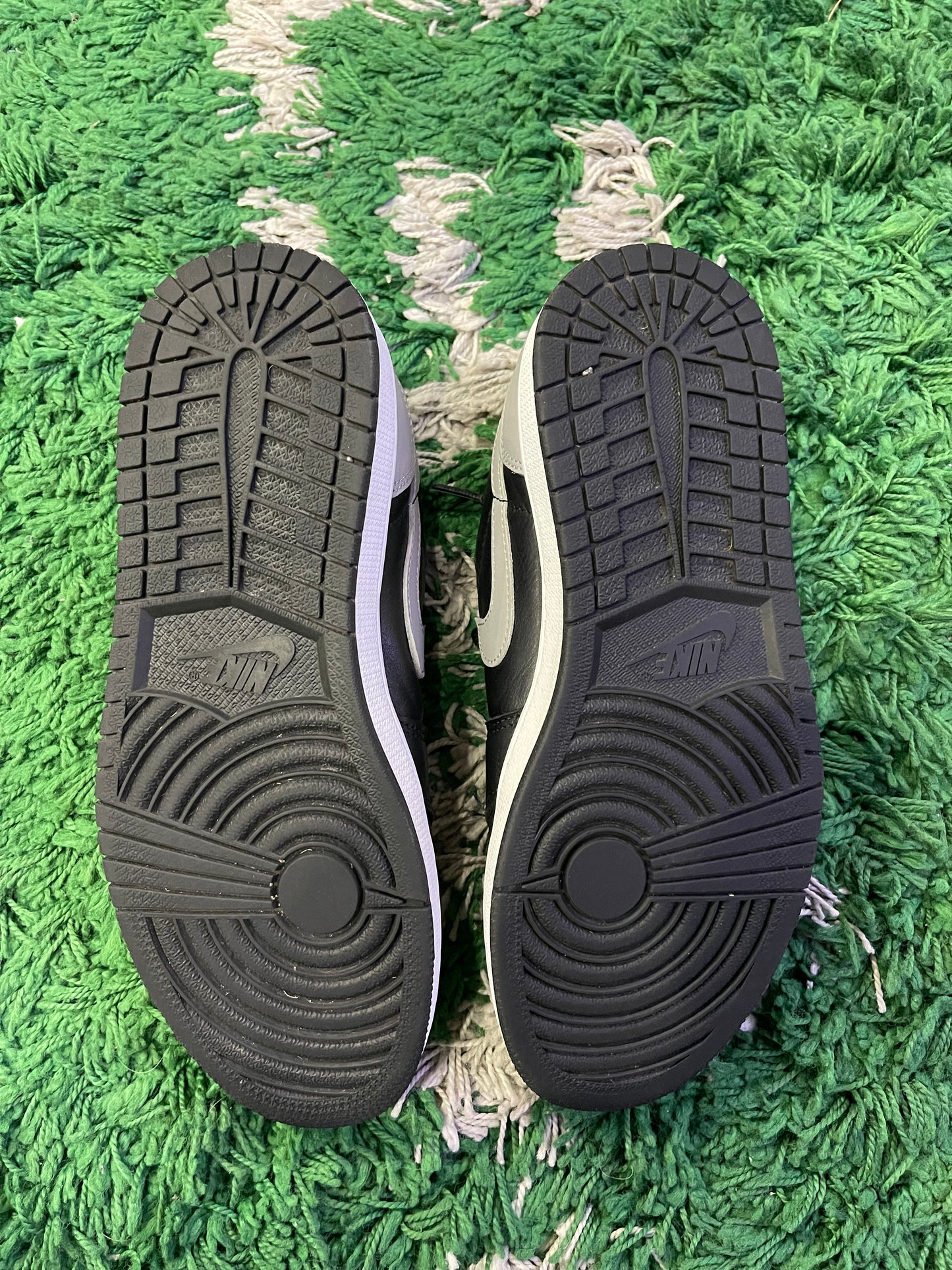 Jordan 1 Low “Shadow”