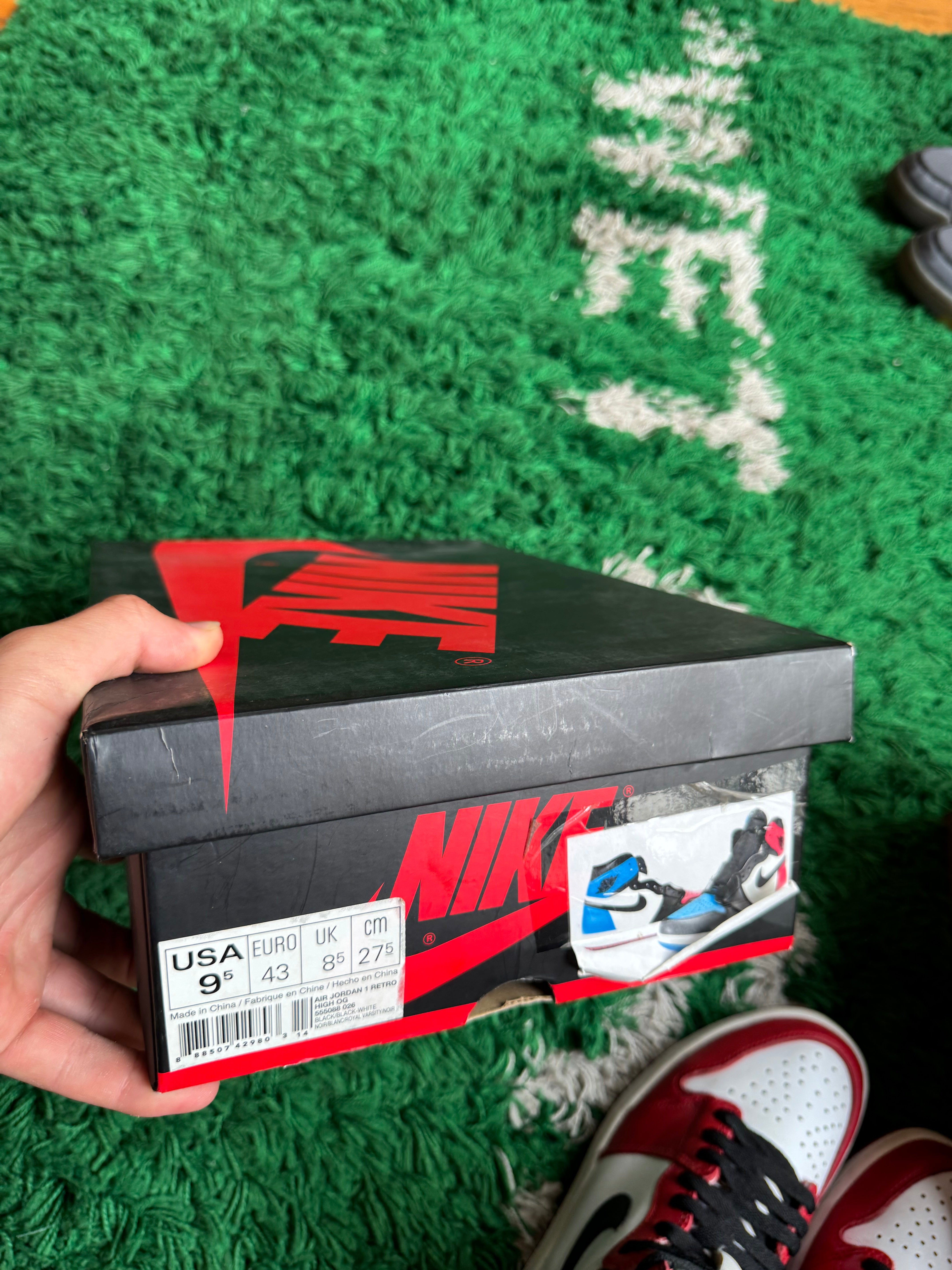 Jordan 1 High “Chicago” (2015)