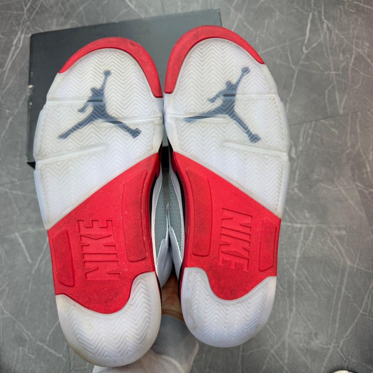 Jordan 5 Retro Fire Red Black Tongue (2025) (Size 12) (VNDS)