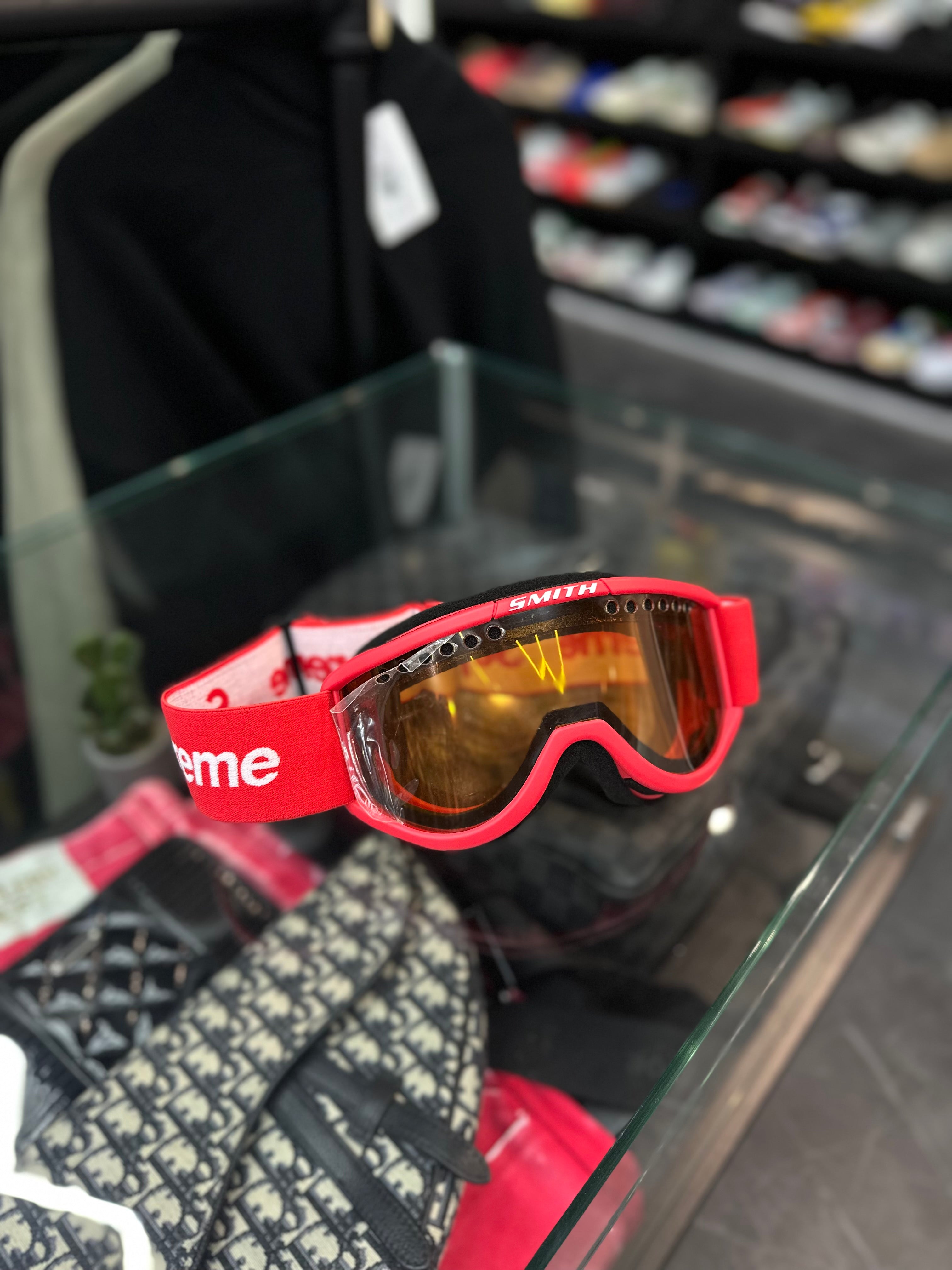 Supreme Smith Cariboo OTG SKI GOGGLES
