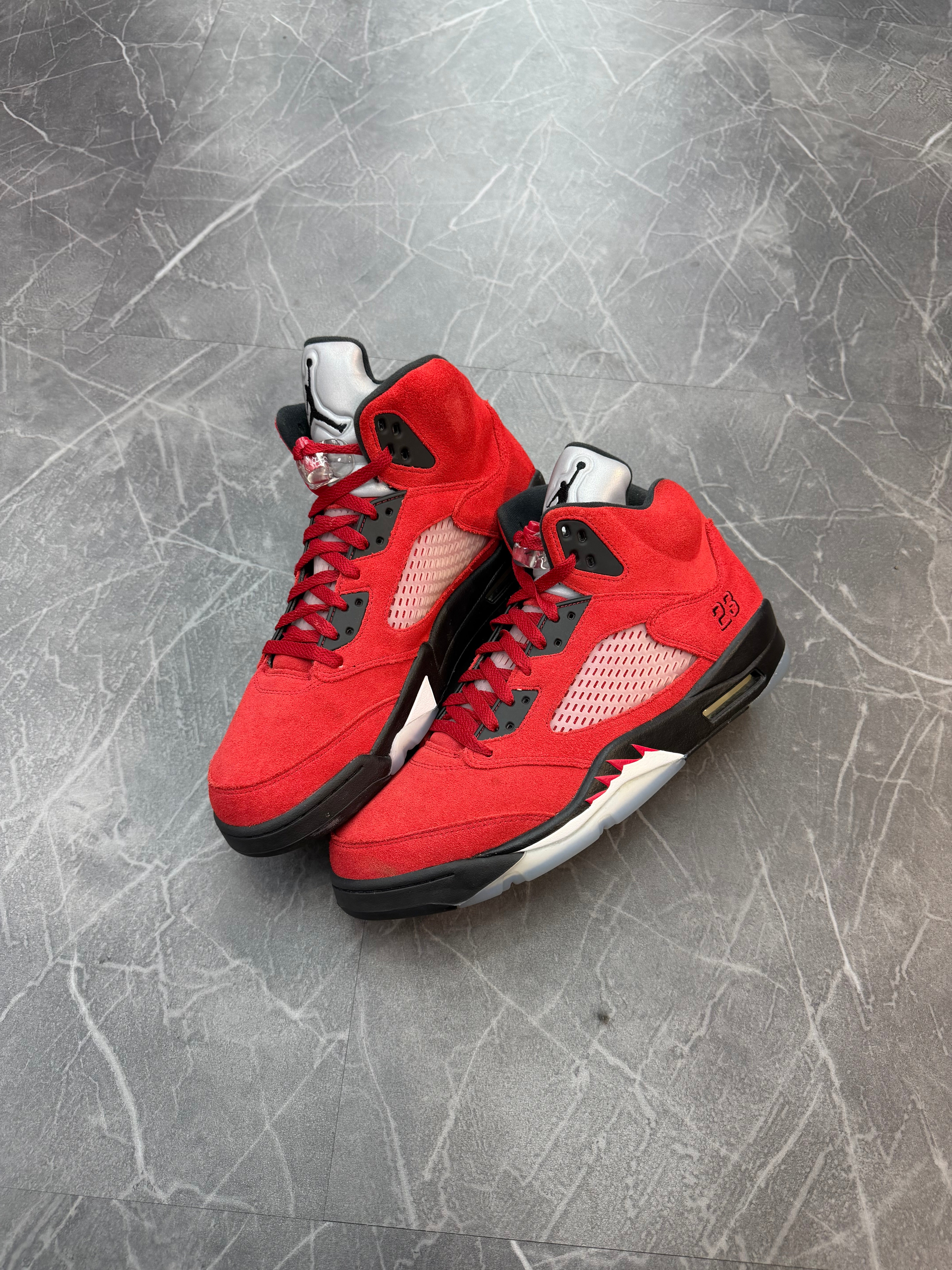 Jordan 5 “Raging Bull”