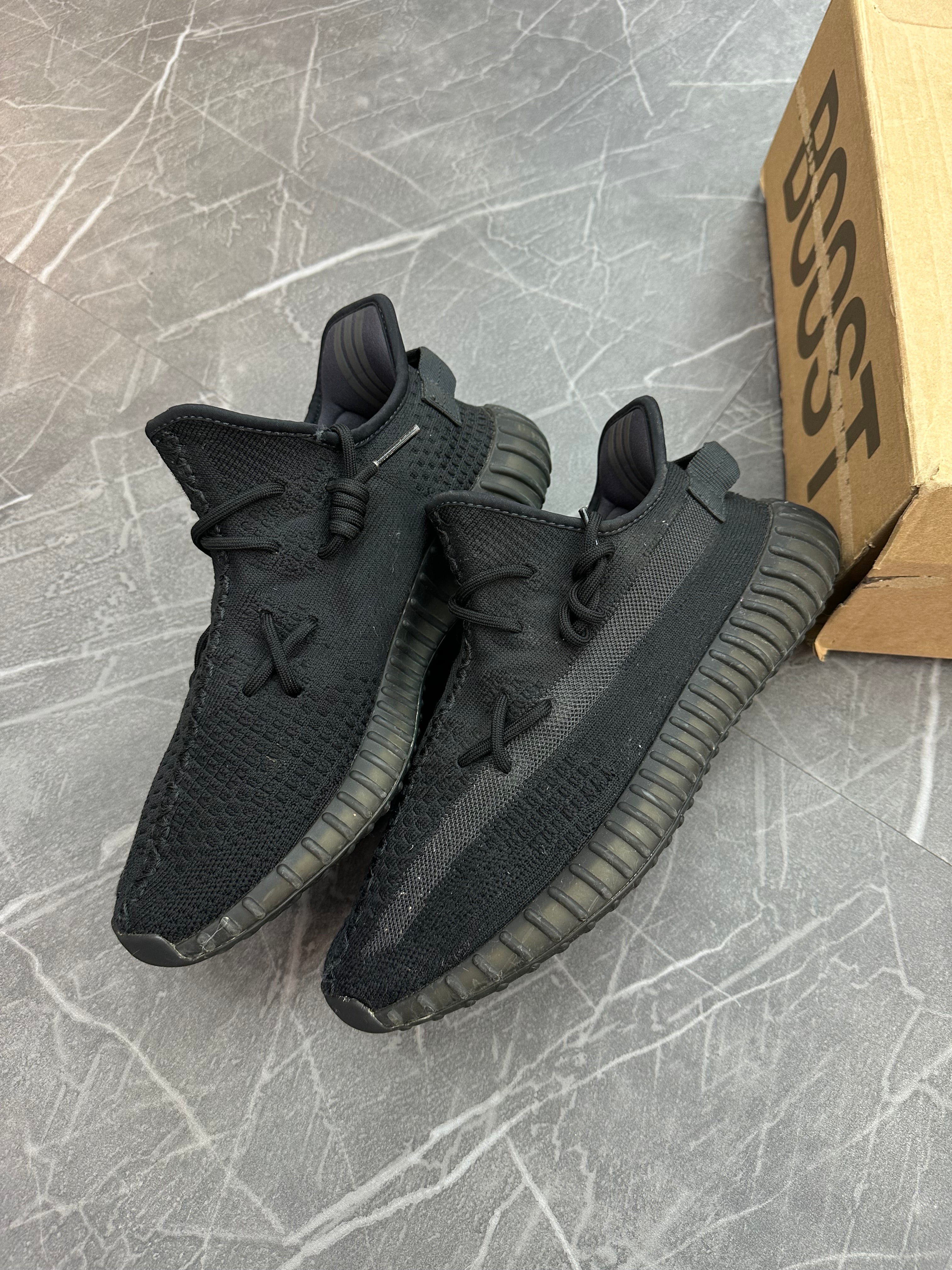 Yeezy boost 350 “Onyx”