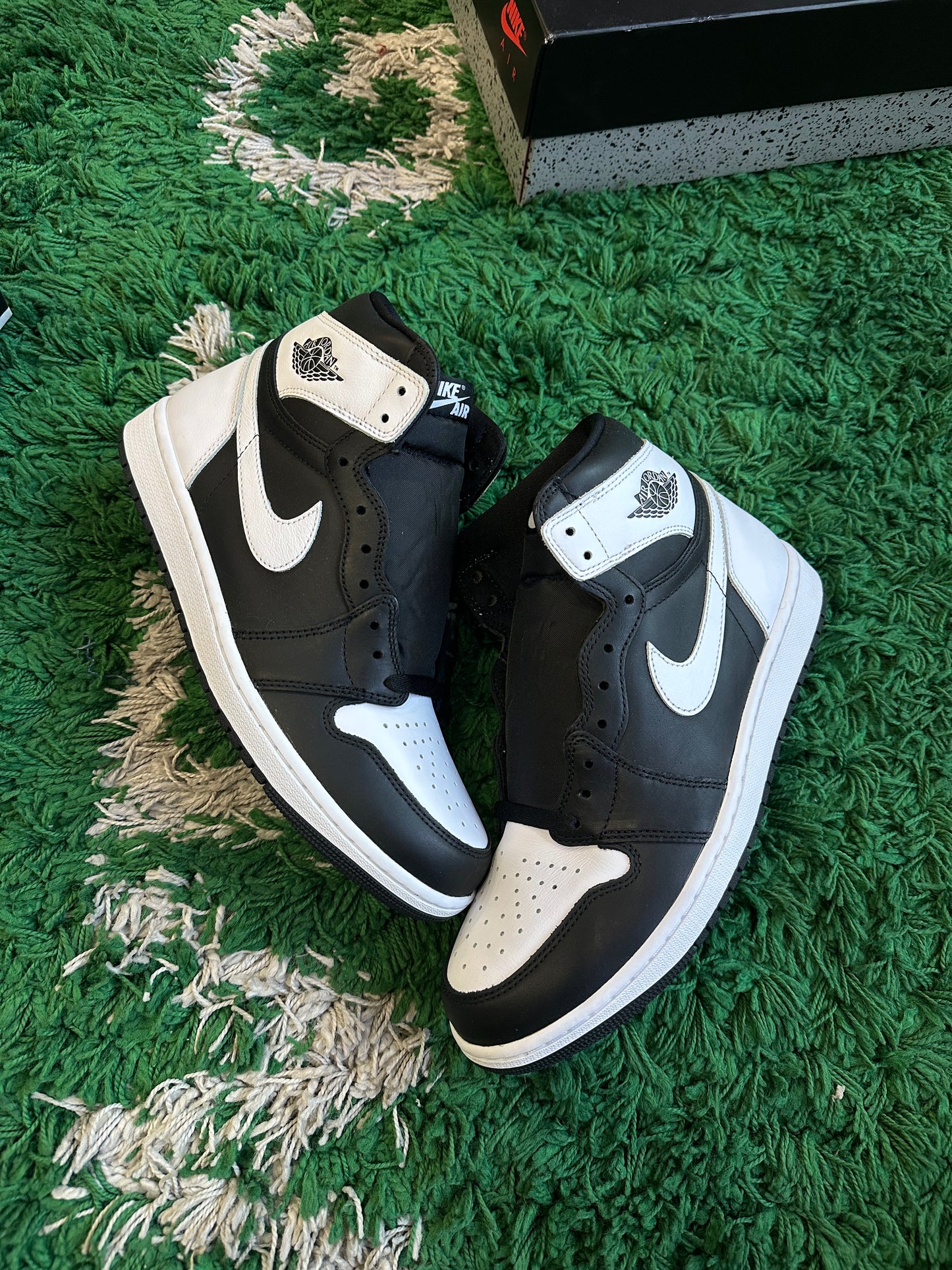 Jordan 1 High “Black White”