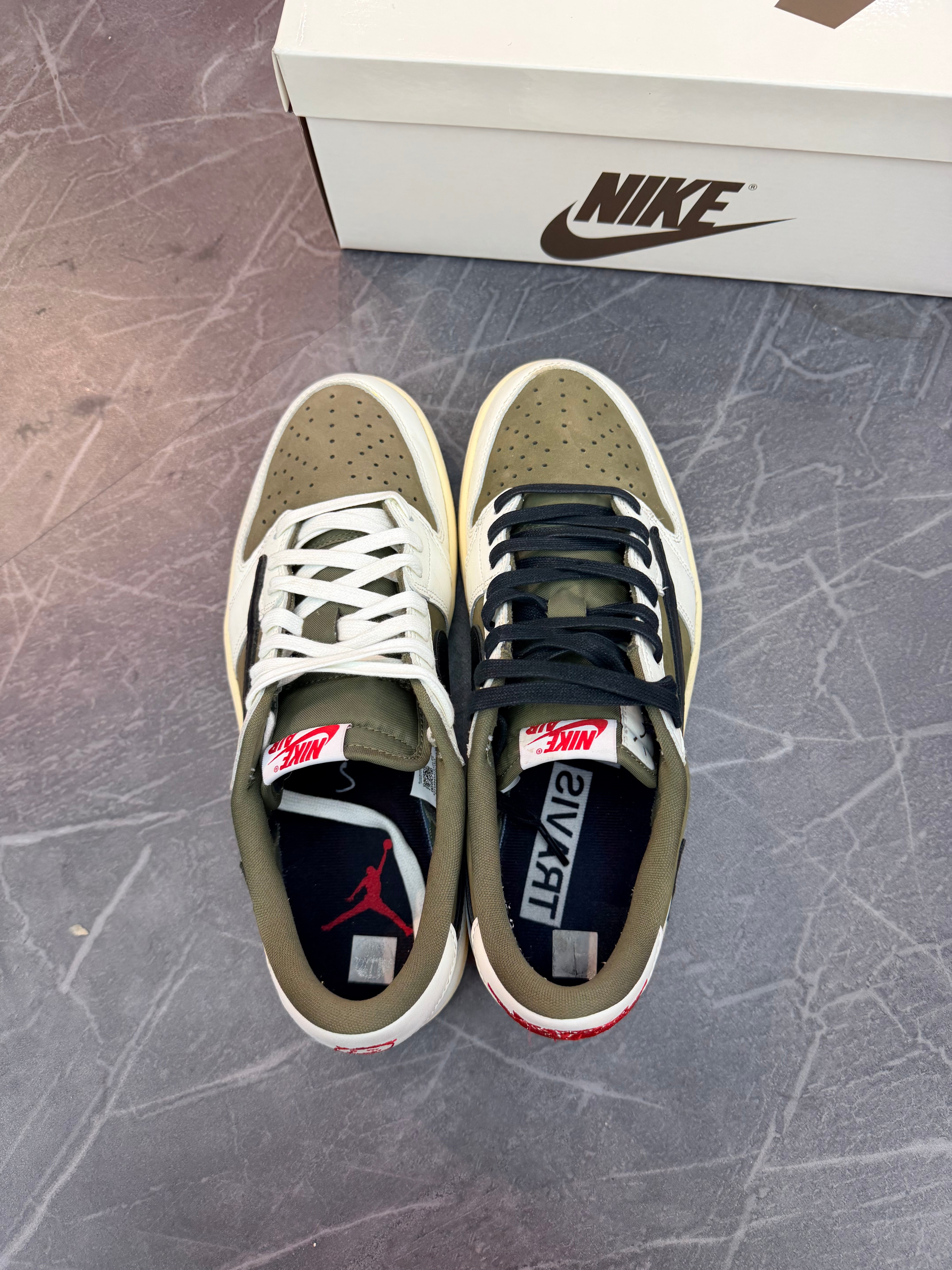 Travis Scott Jordan 1 Low “Medium Olive”