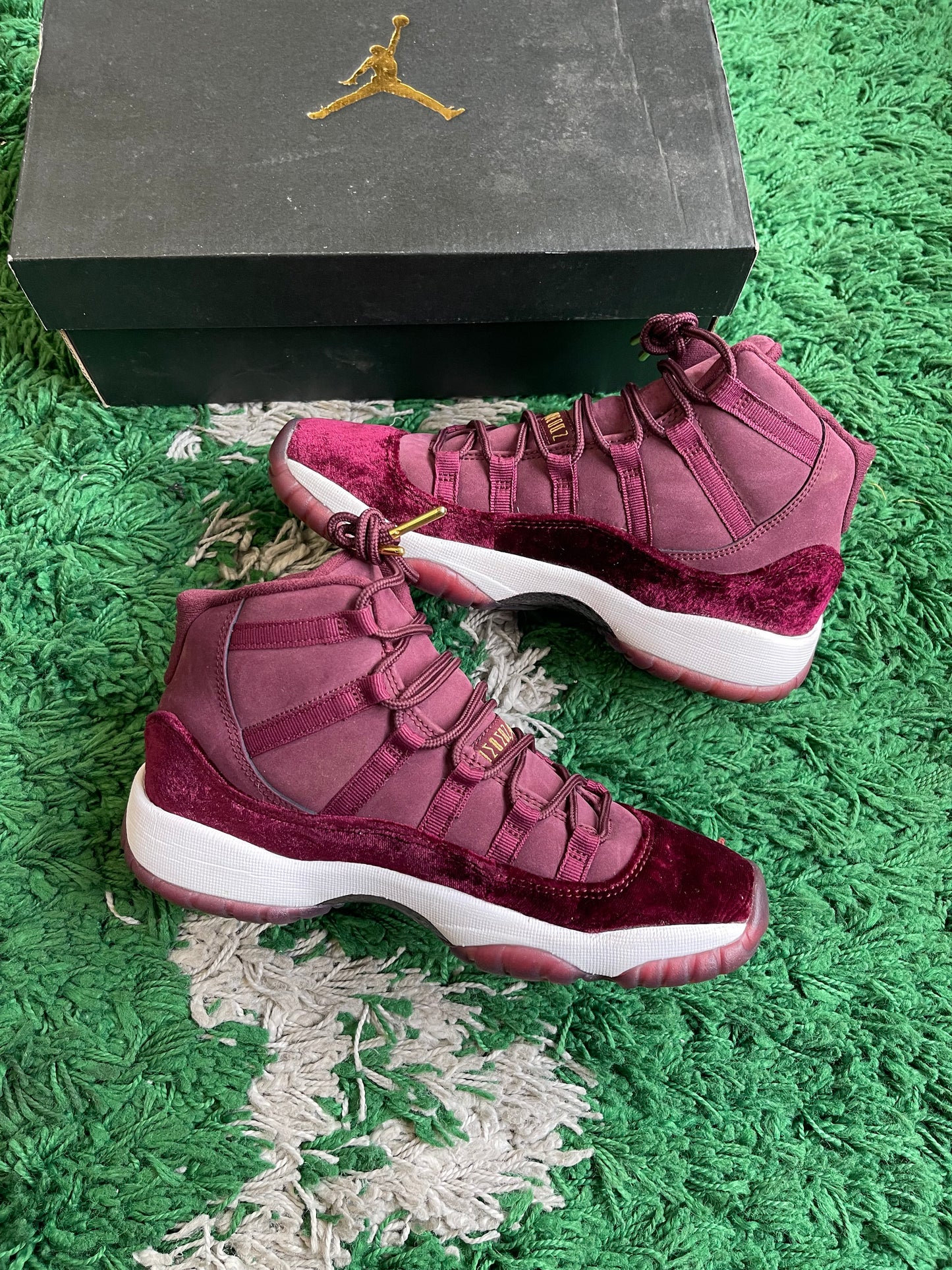 Jordan 11 “Heiress Night Maroon”