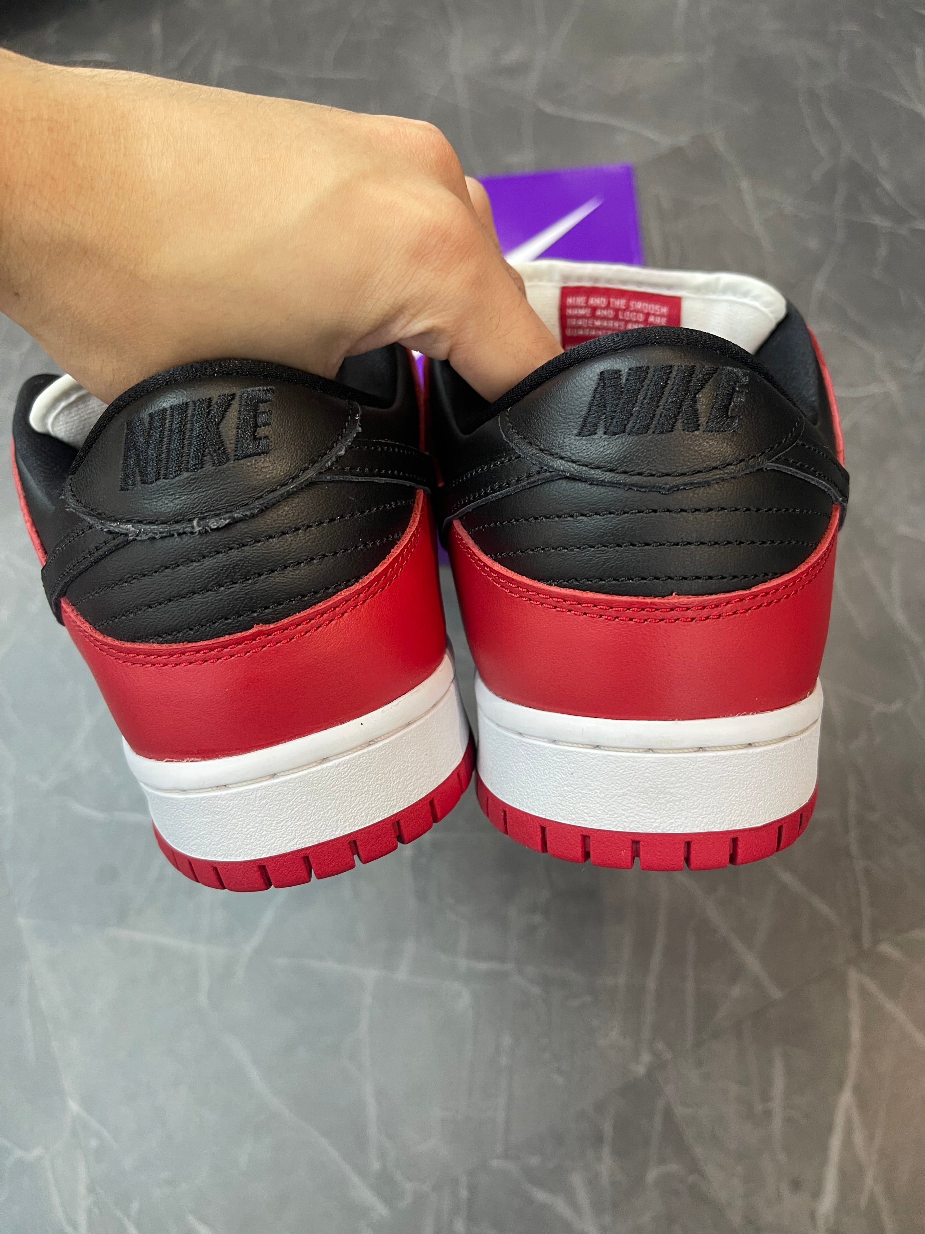Nike SB Dunk Low “Chicago”