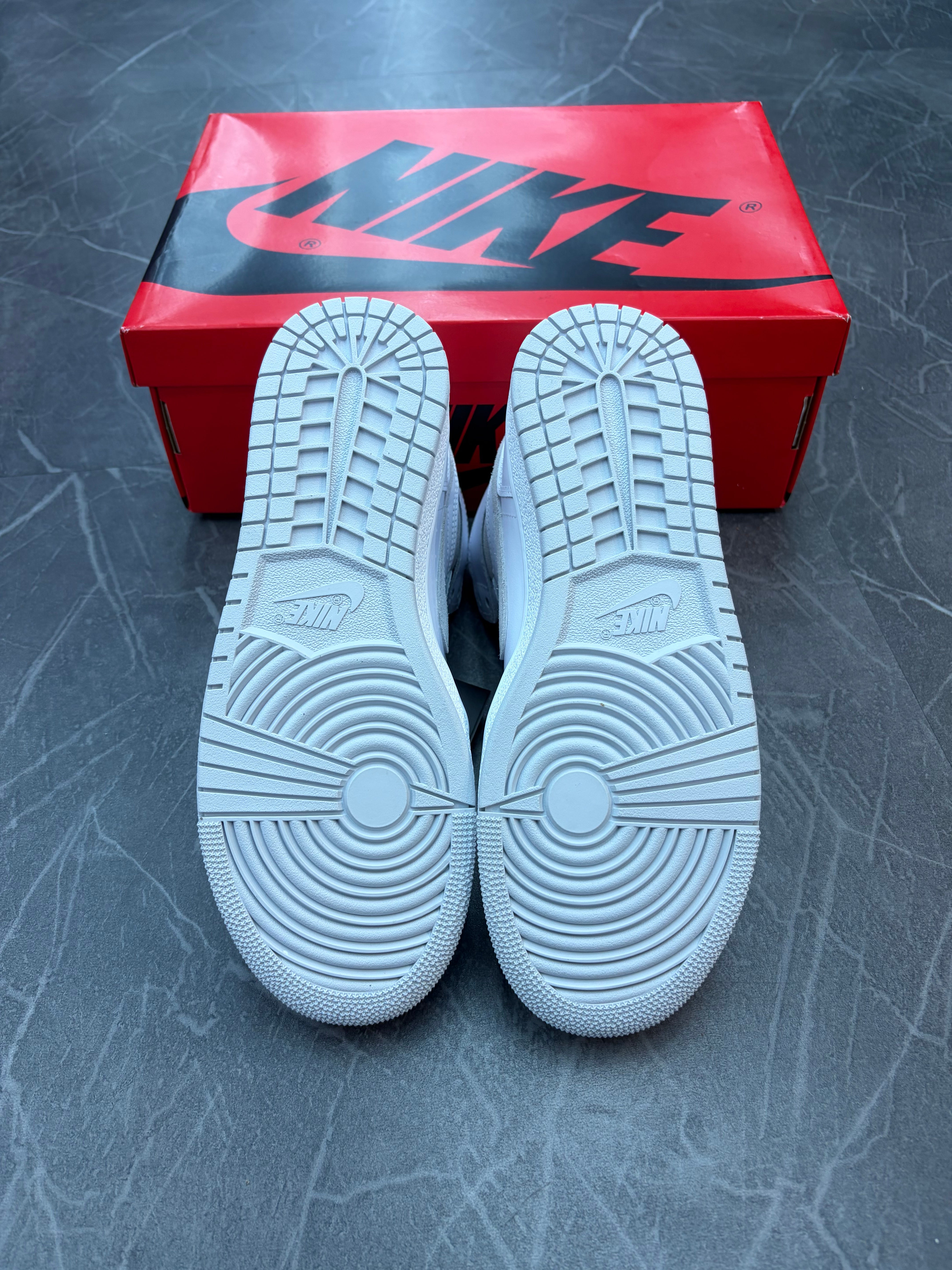 Jordan 1 High “Neutral Grey 85”