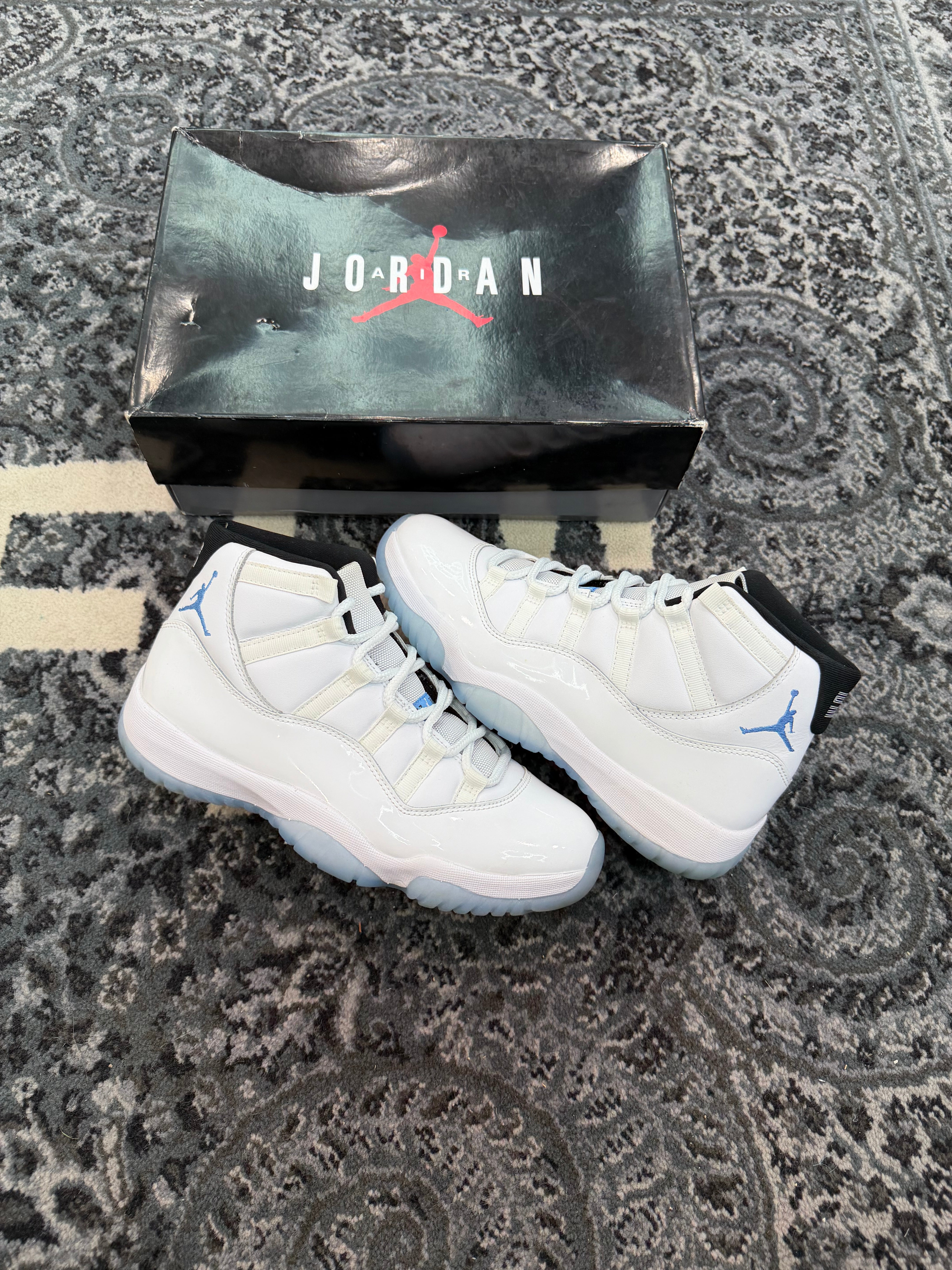 Jordan 11 “Legend Blue”