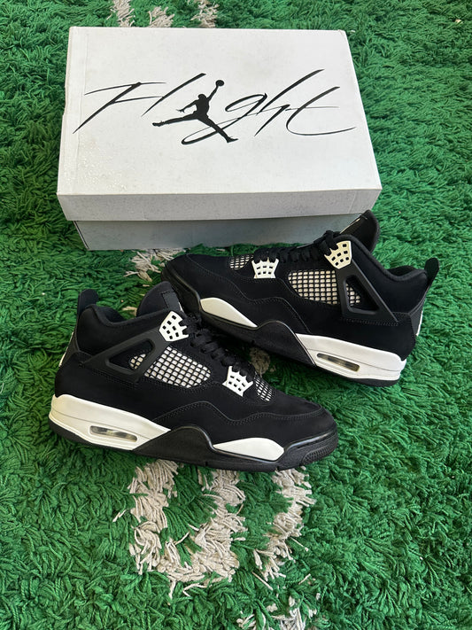 Jordan 4 “White Thunder”