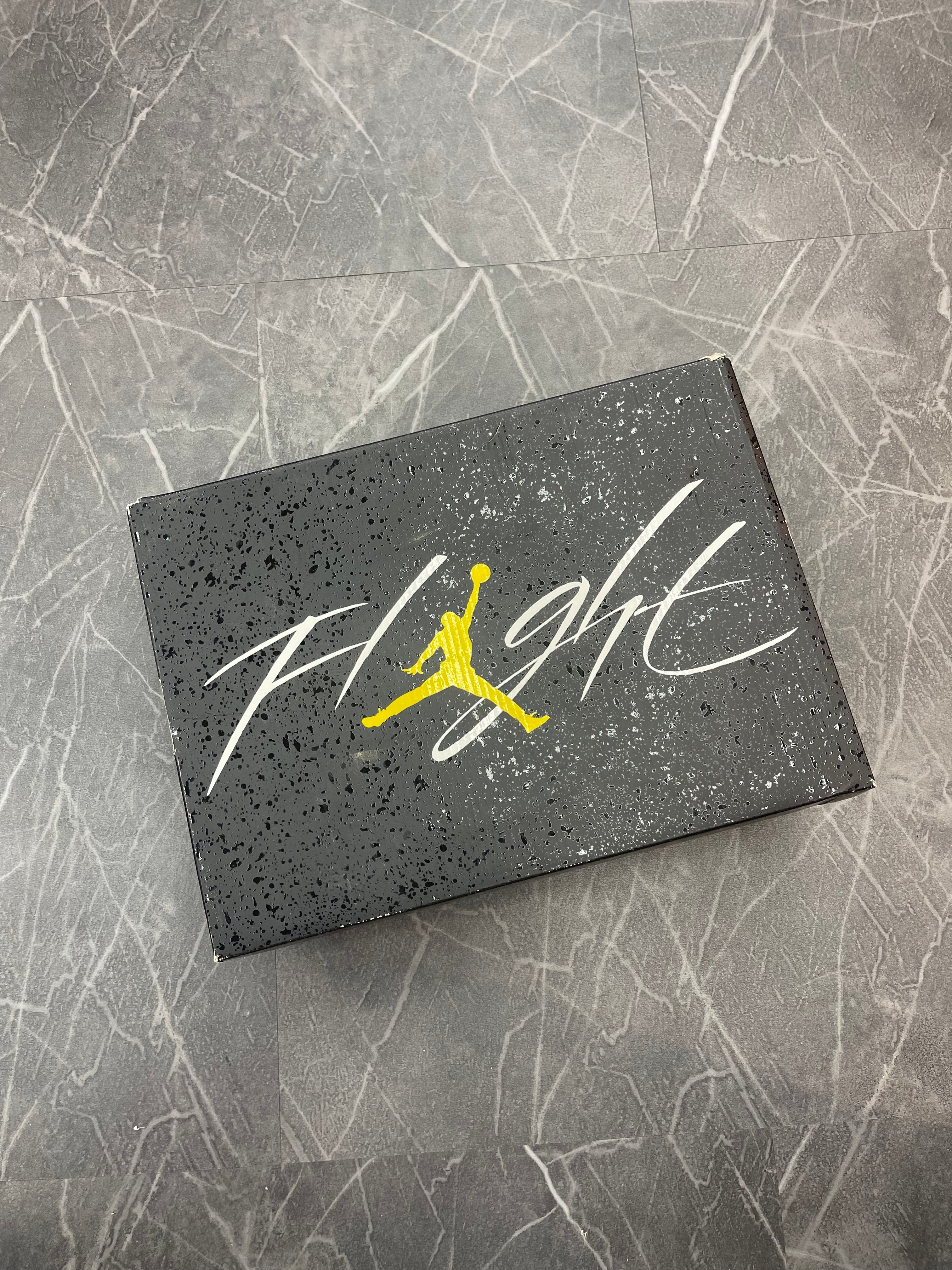 Jordan 4 “Thunder”