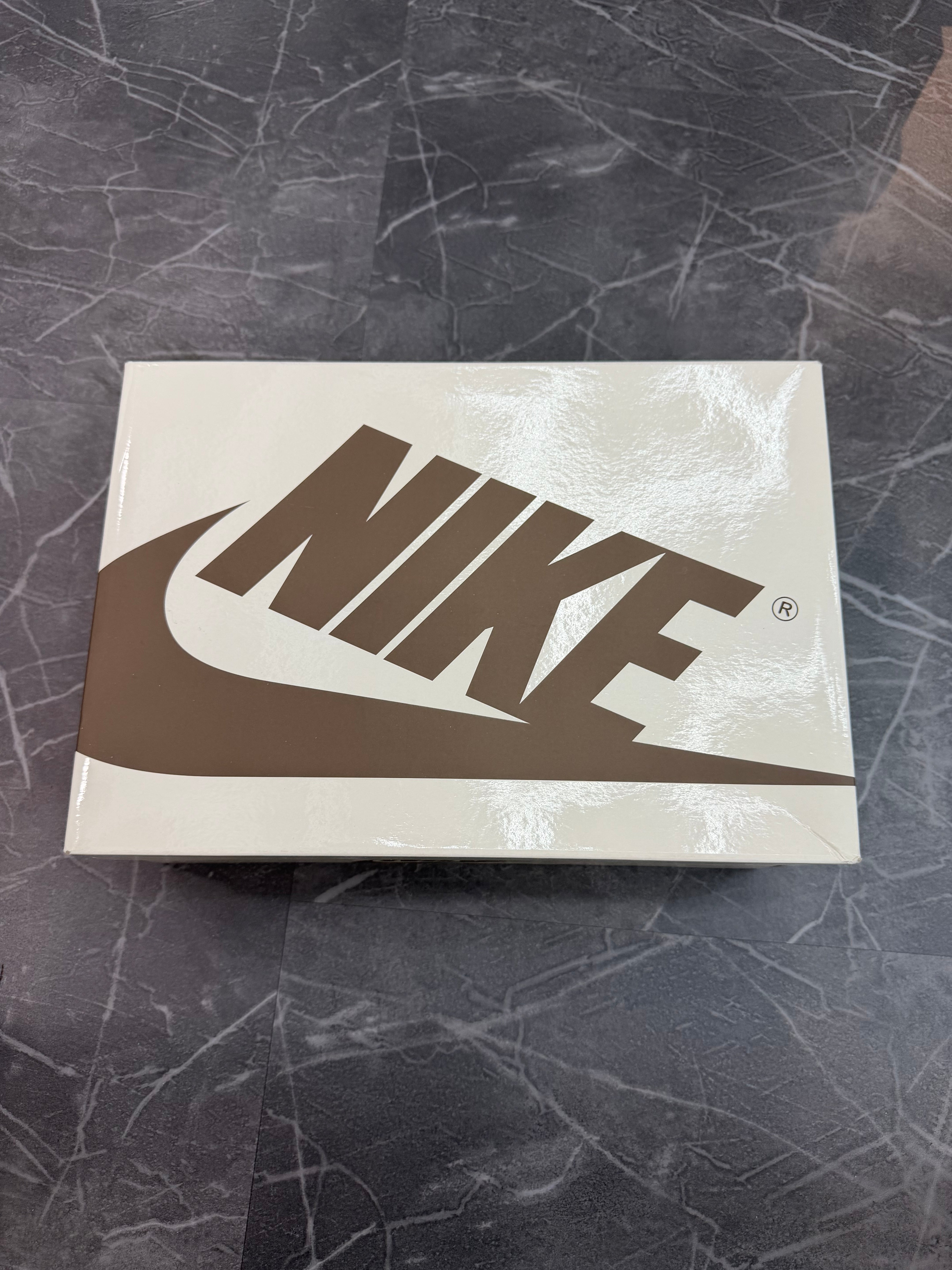 Jordan 1 Low Travis Scott “Medium Olive”