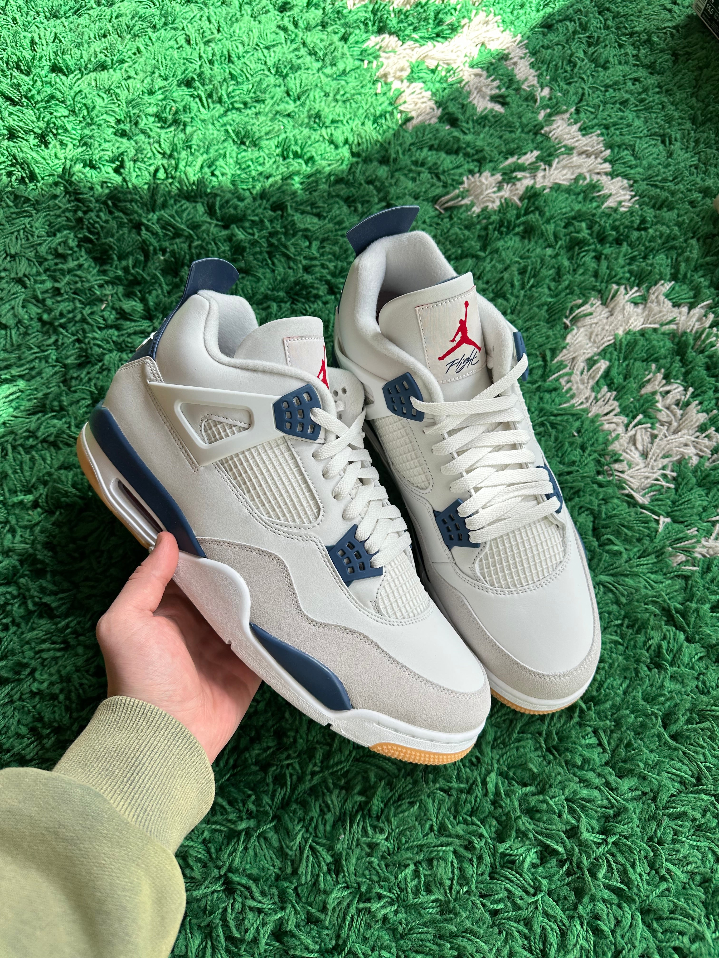 Jordan 4 x SB “Navy”
