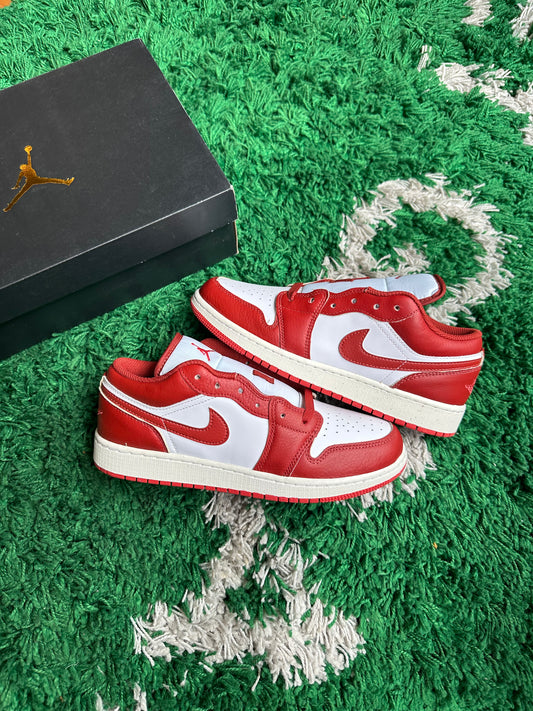 Jordan 1 Low SE “Dune Red”