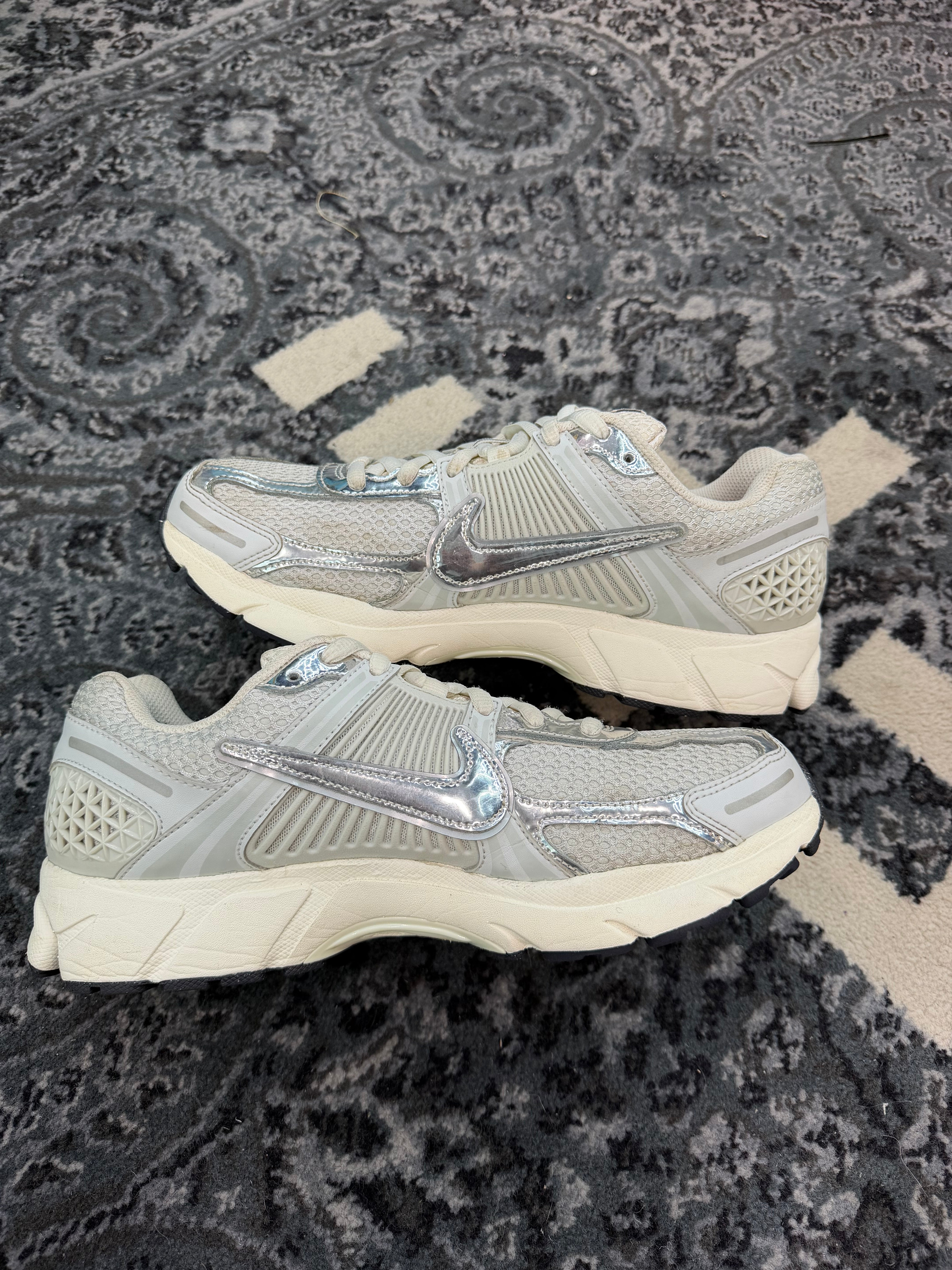 Nike Zoom Vomero 5 “Photon Dust Metallic Silver”