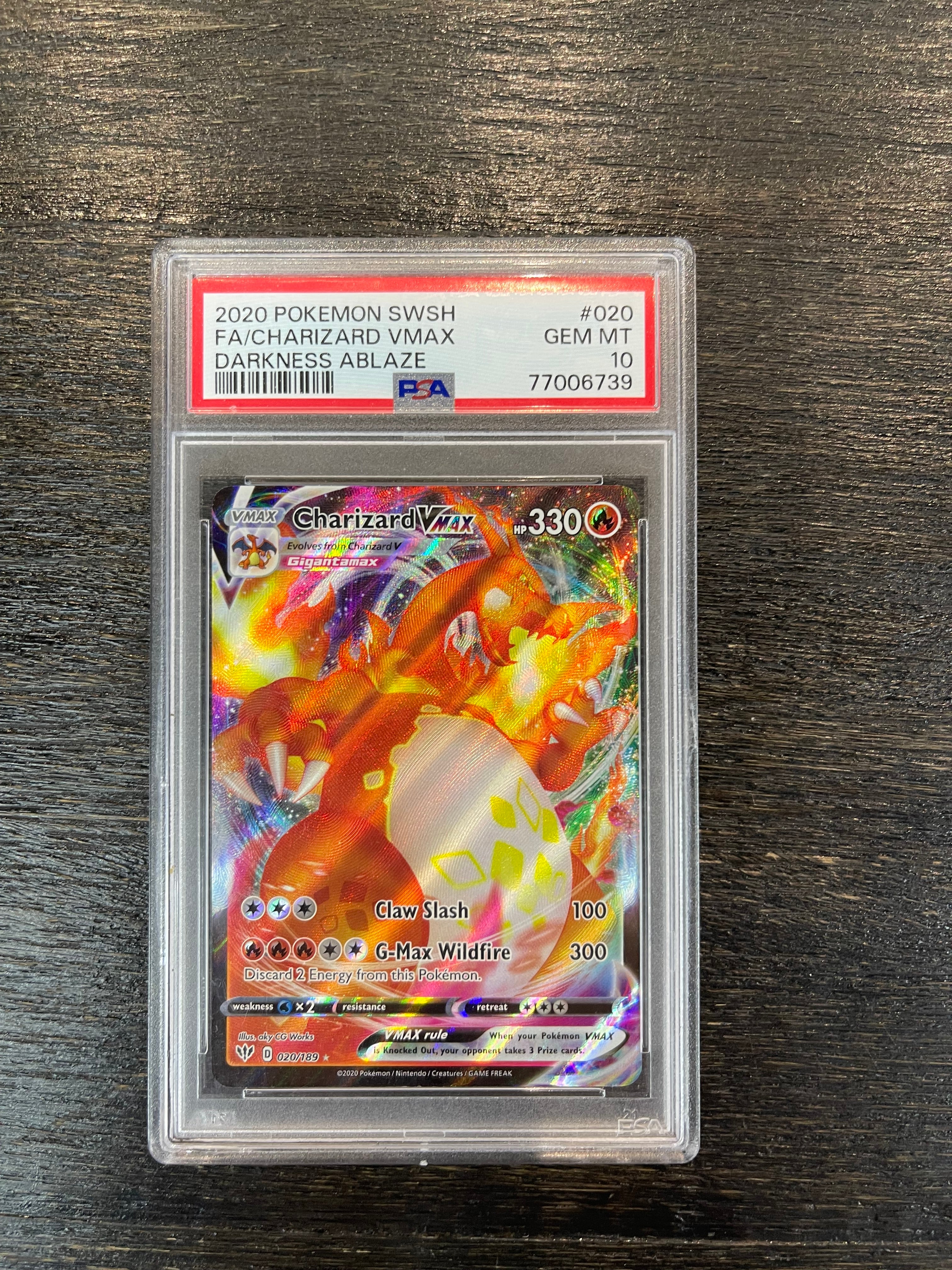 Charizard VMAX #020 (PSA 10)