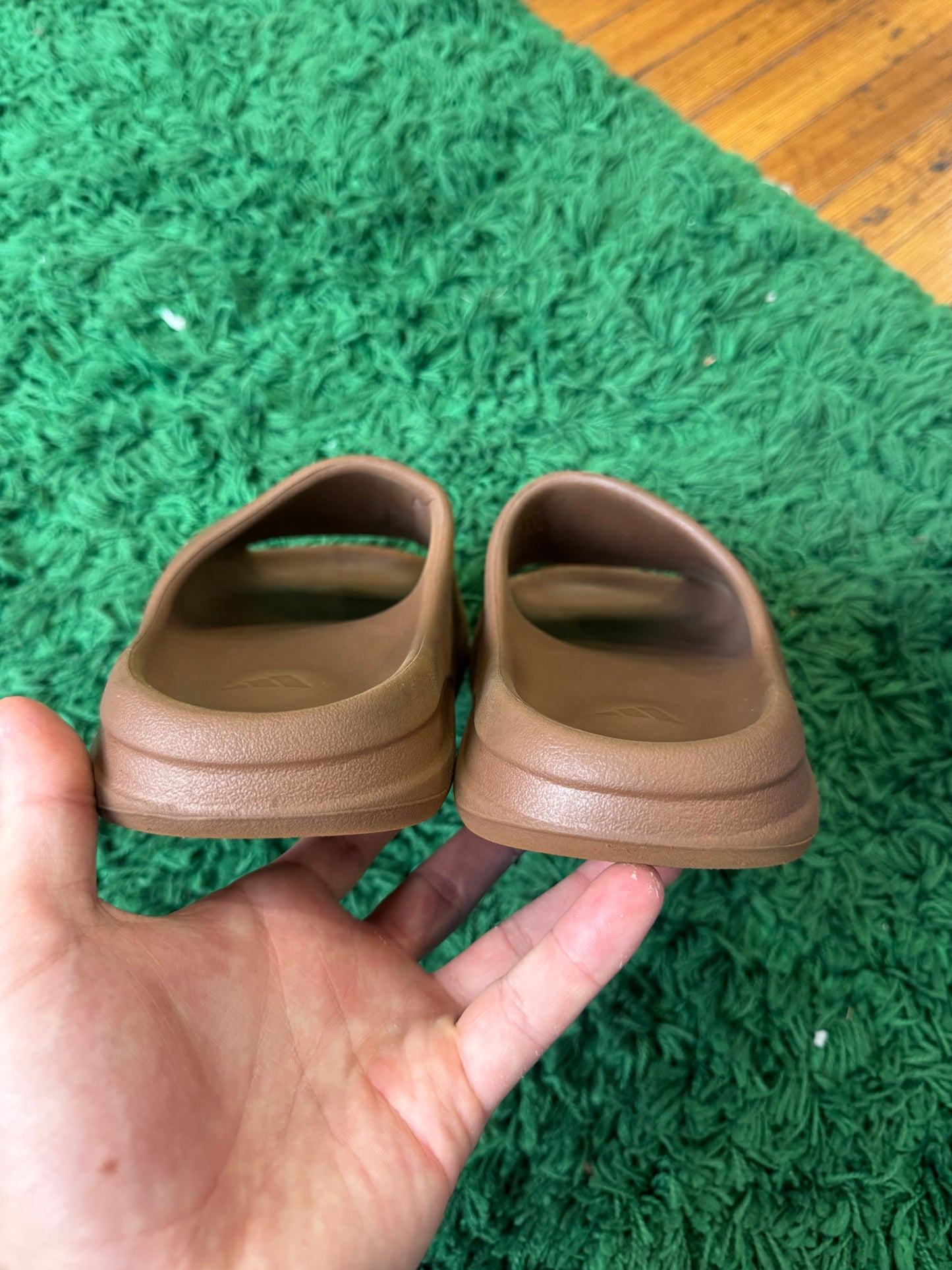 Yeezy Slides “Flax”
