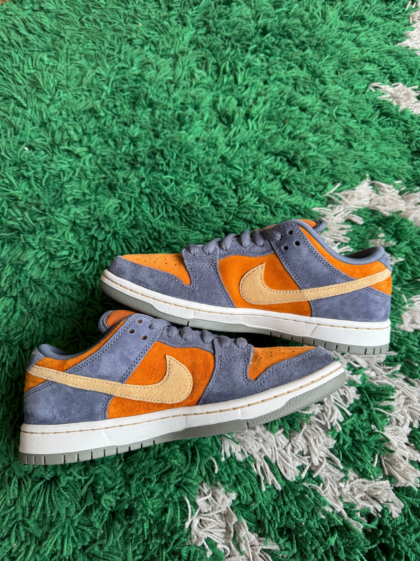 Nike Dunk Low SB “Light Monarch”