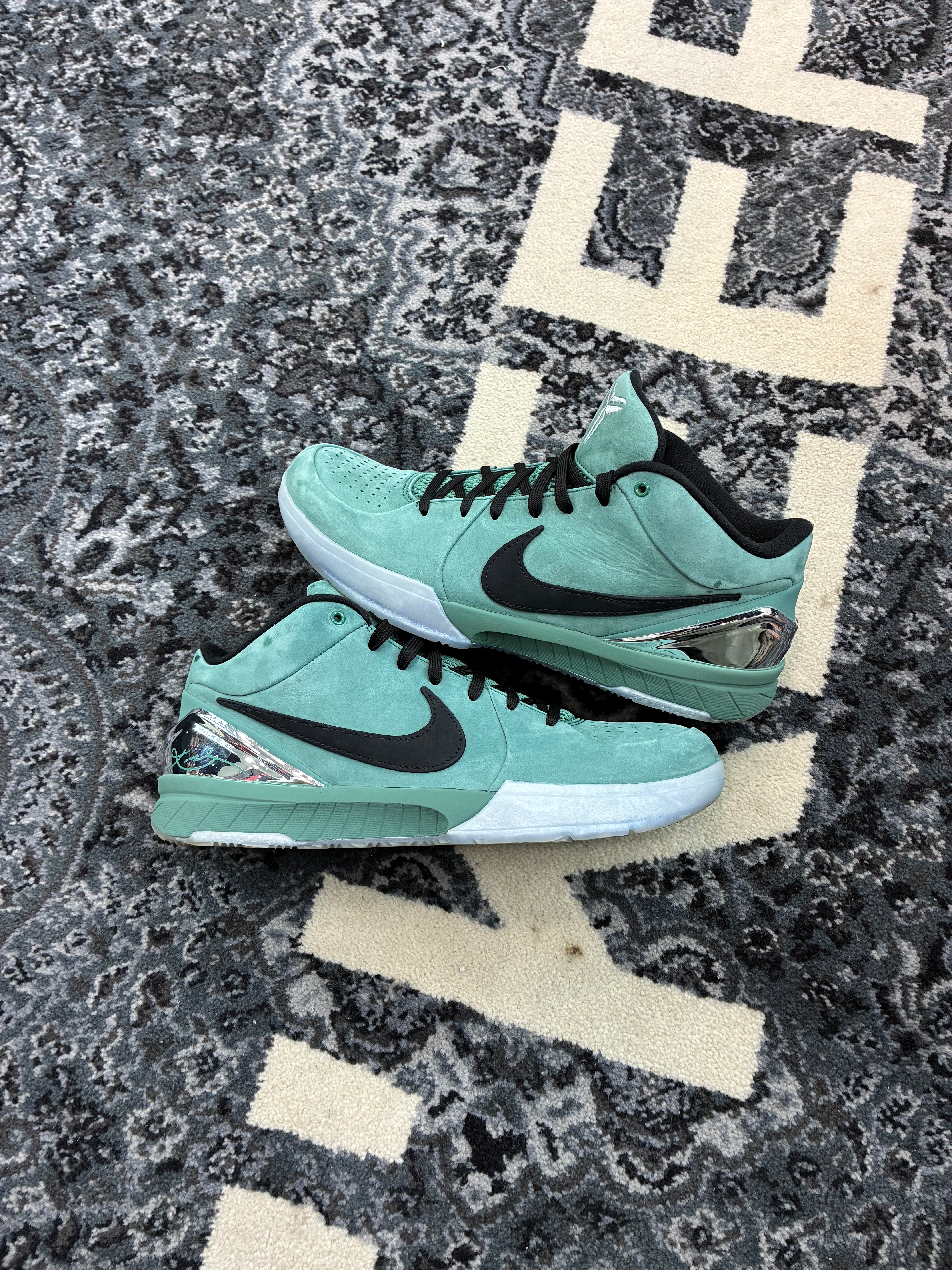 Nike Kobe 4 Protro “Girl Dad”