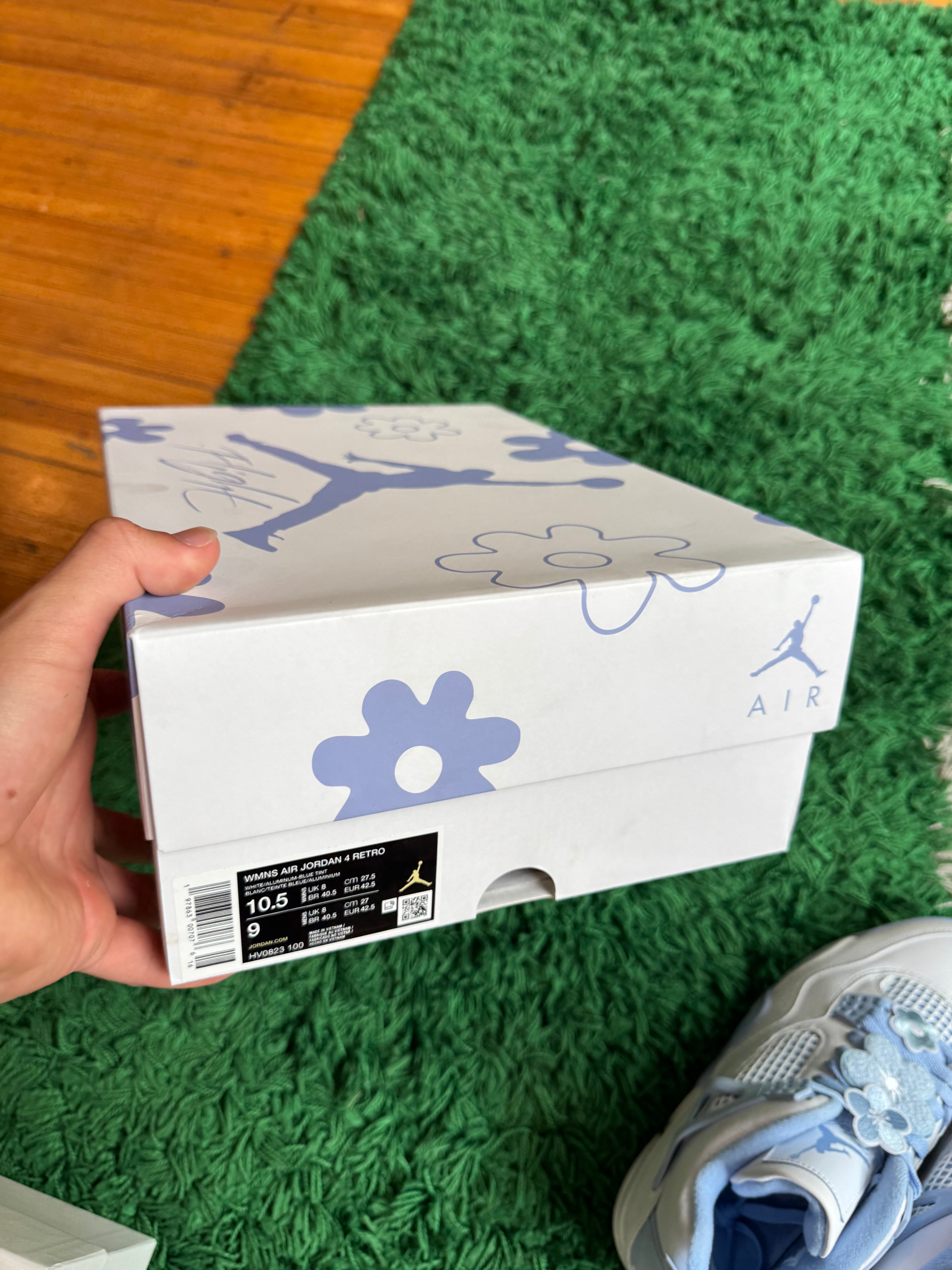 Jordan 4 “Forget Me Not”