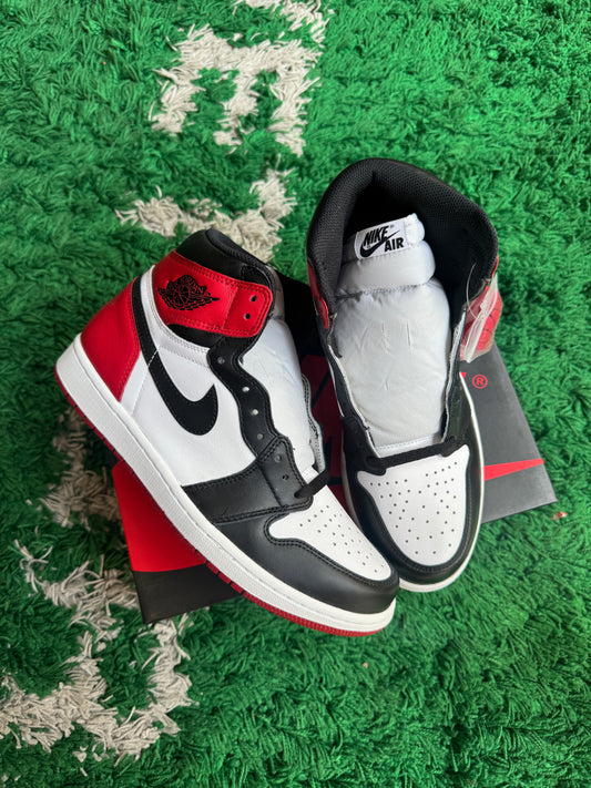 Jordan 1 High Black Toe (2016)