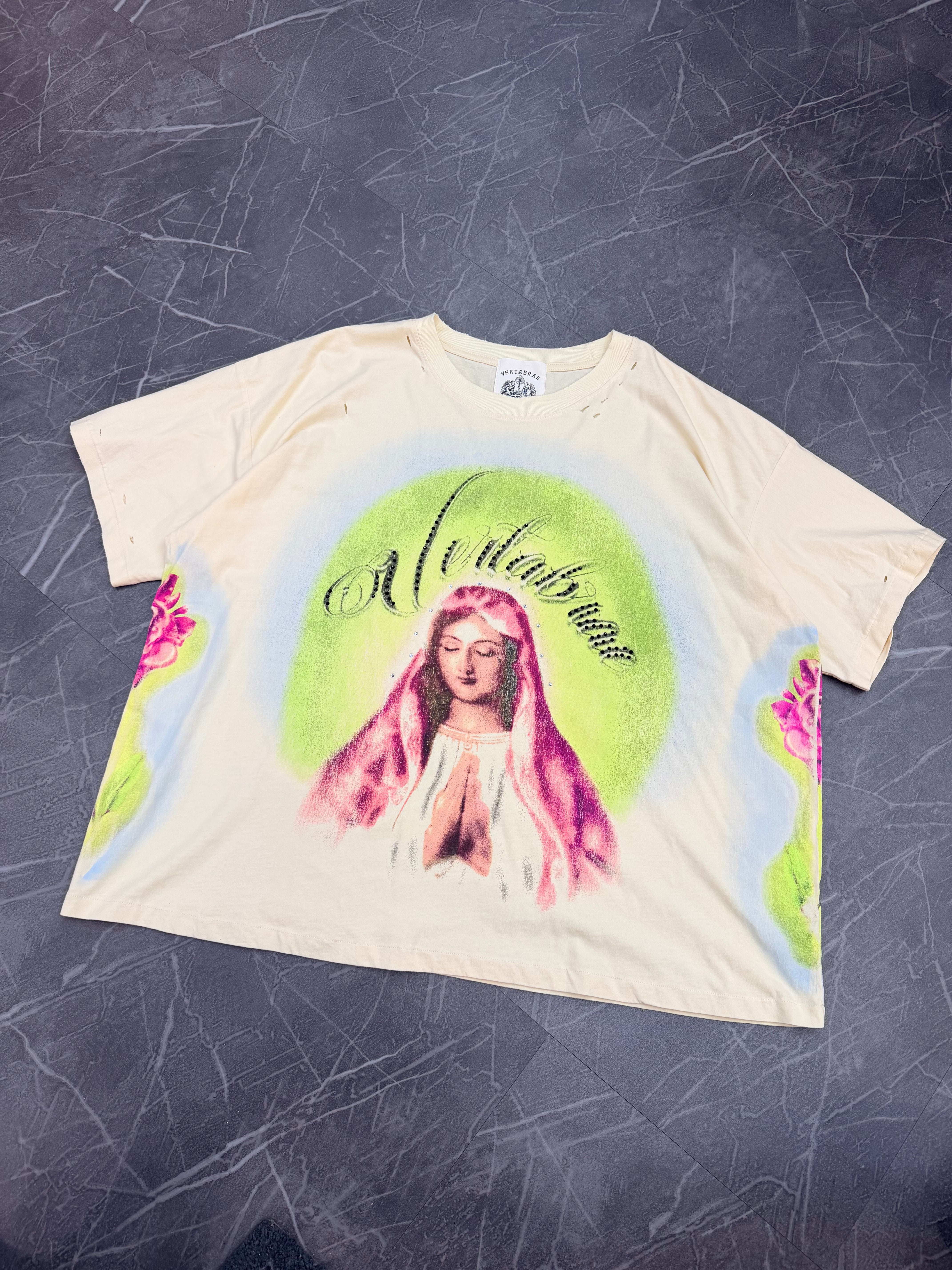 Vertebrae Mary Tee “Cream”