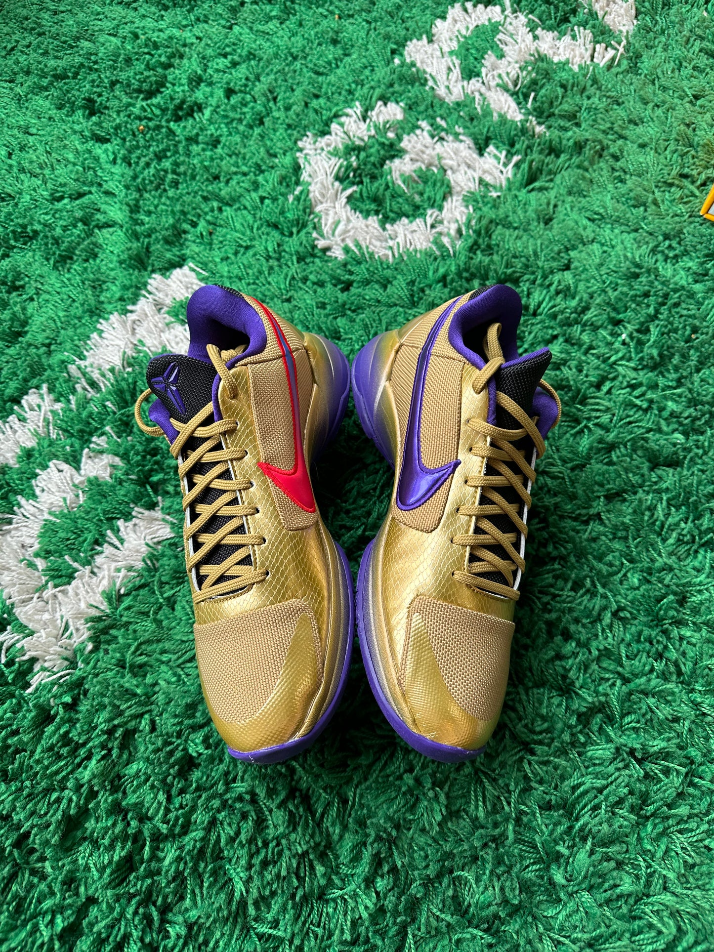 Kobe 5 Protro x Undefeated “Hall of Fame”