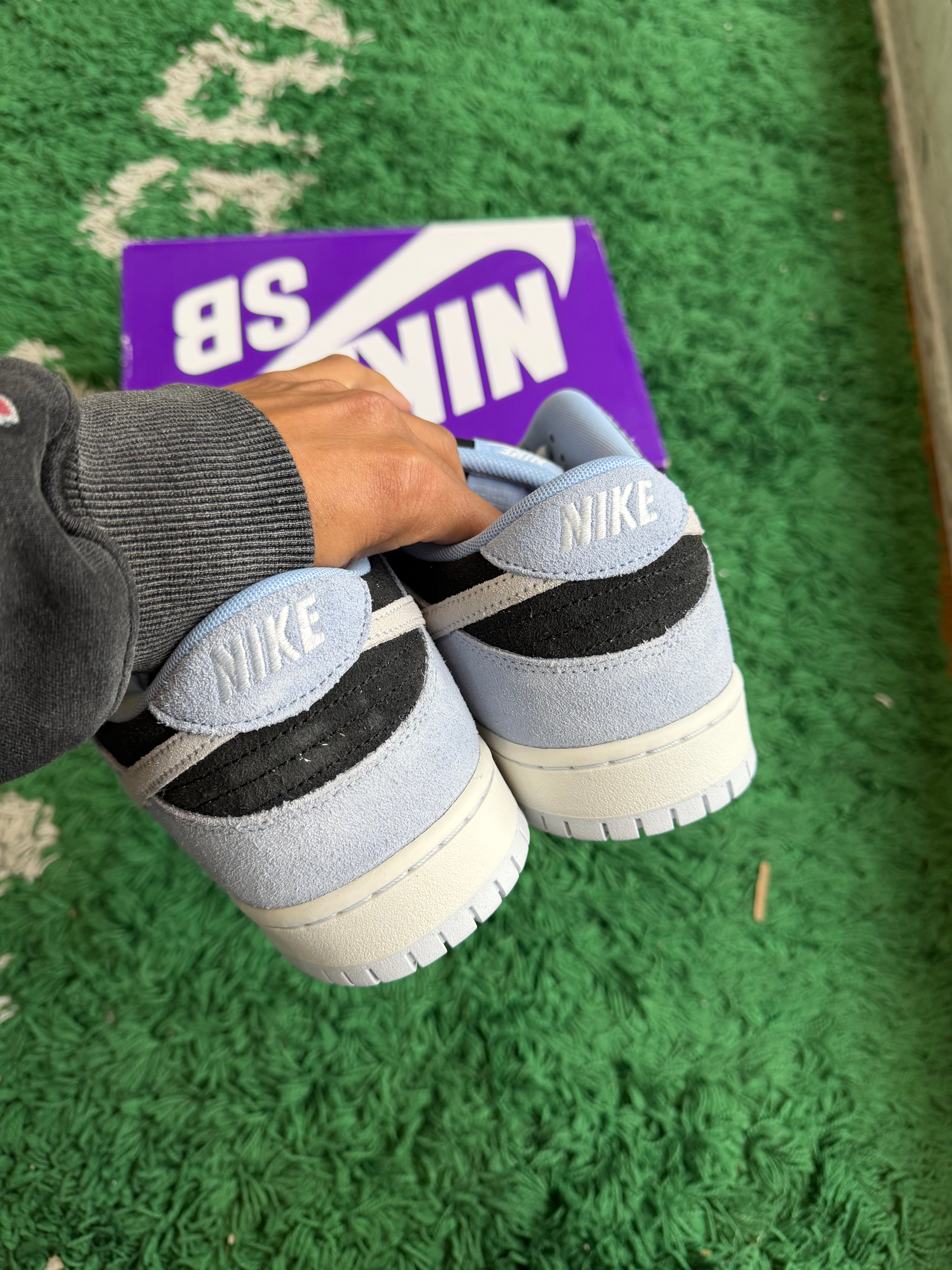 Nike SB Dunk Low “Black Aluminum”