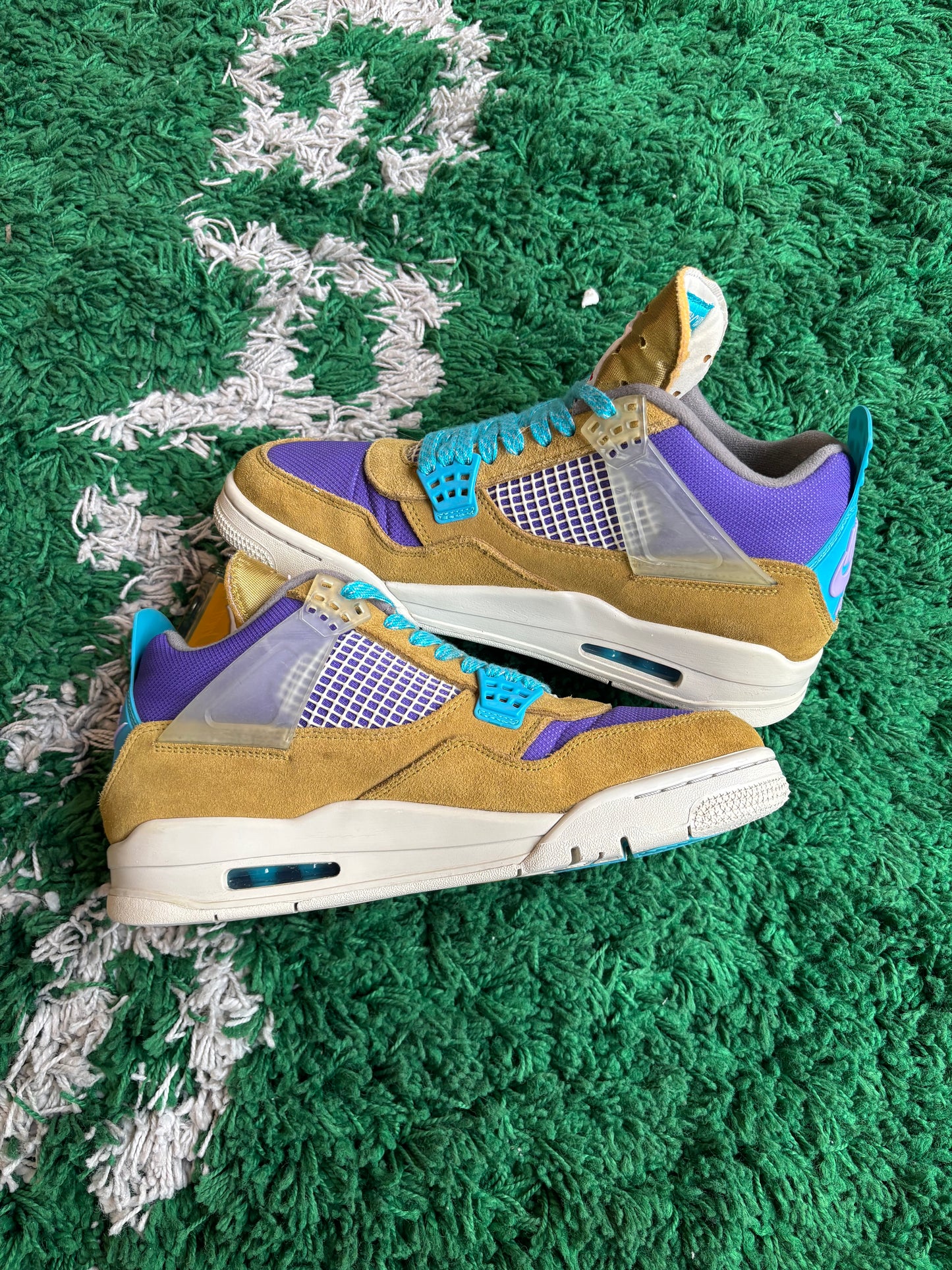 Jordan 4 x Union La “Desert Moss”