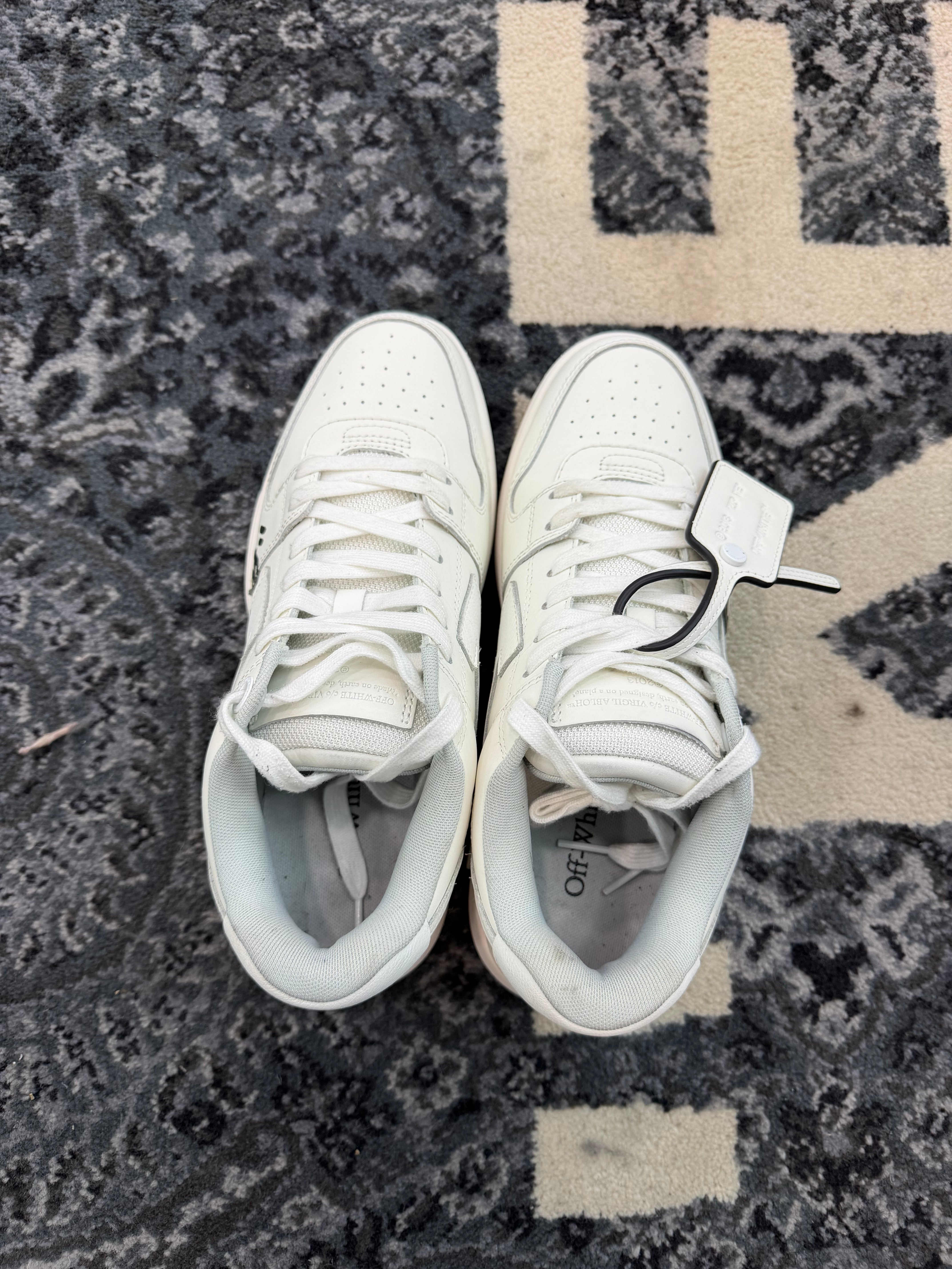 Off White Out Of Office “White”