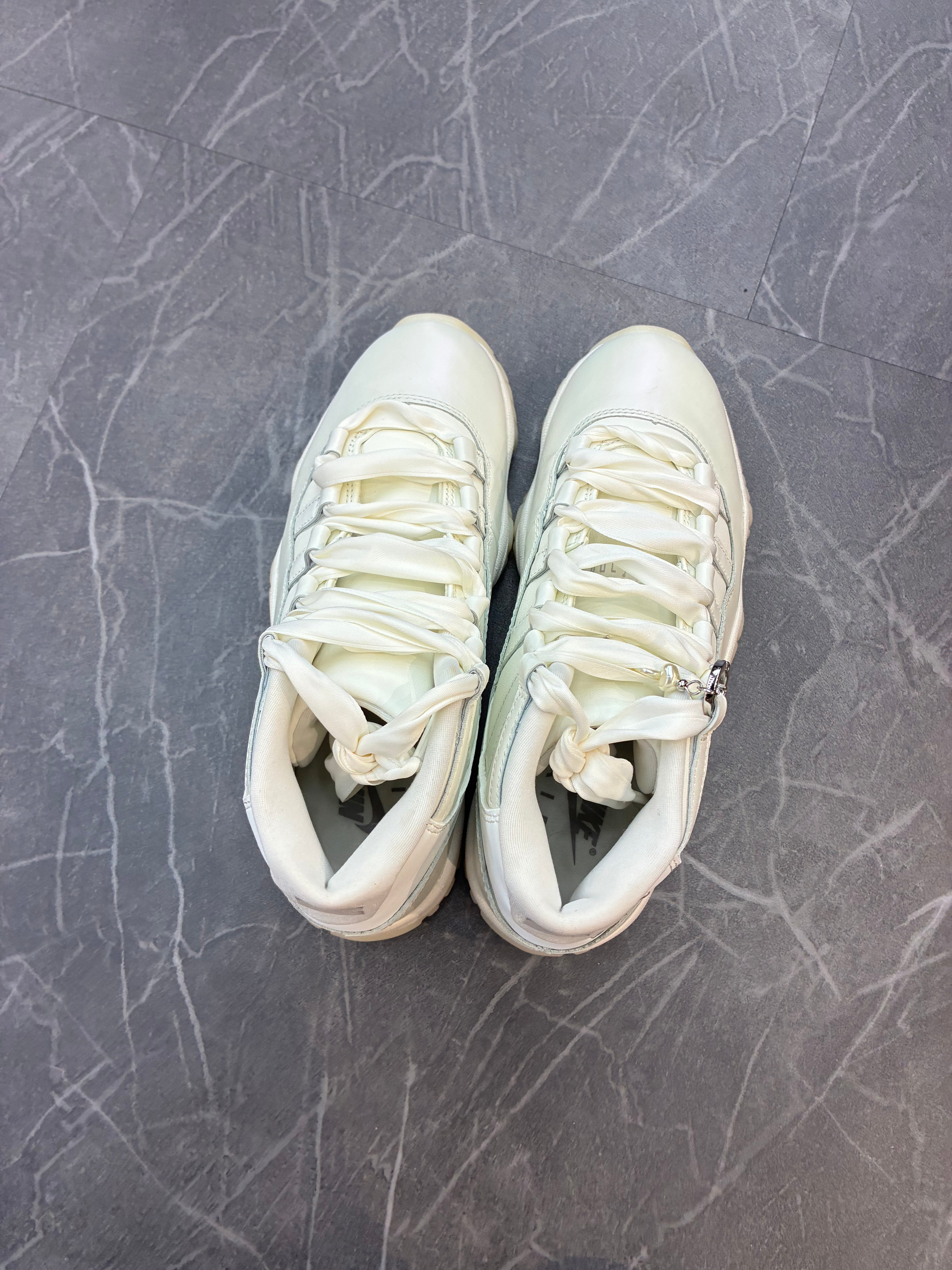 Jordan 11 “Pearl”