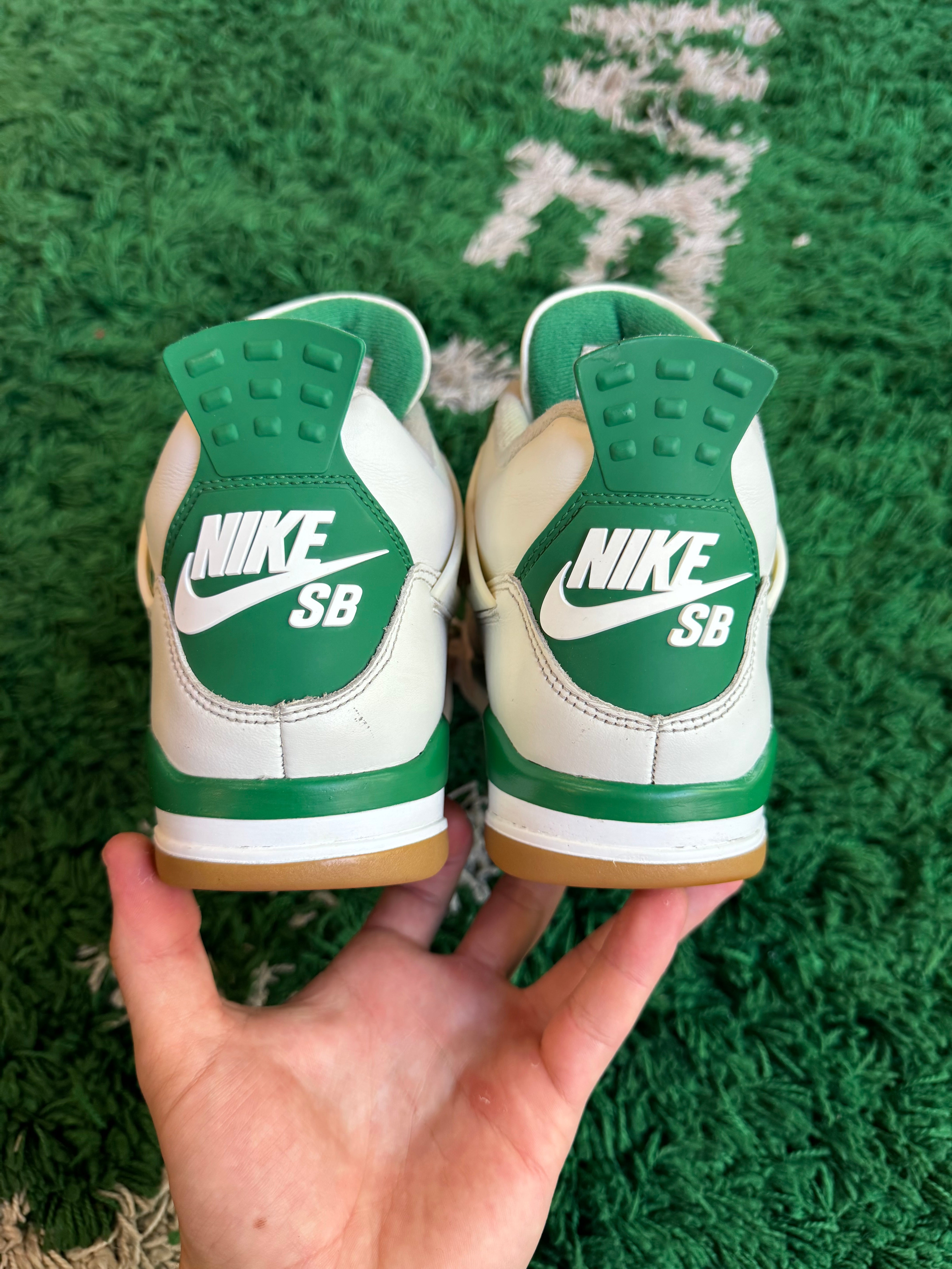 Jordan 4 SB “Pine Green”
