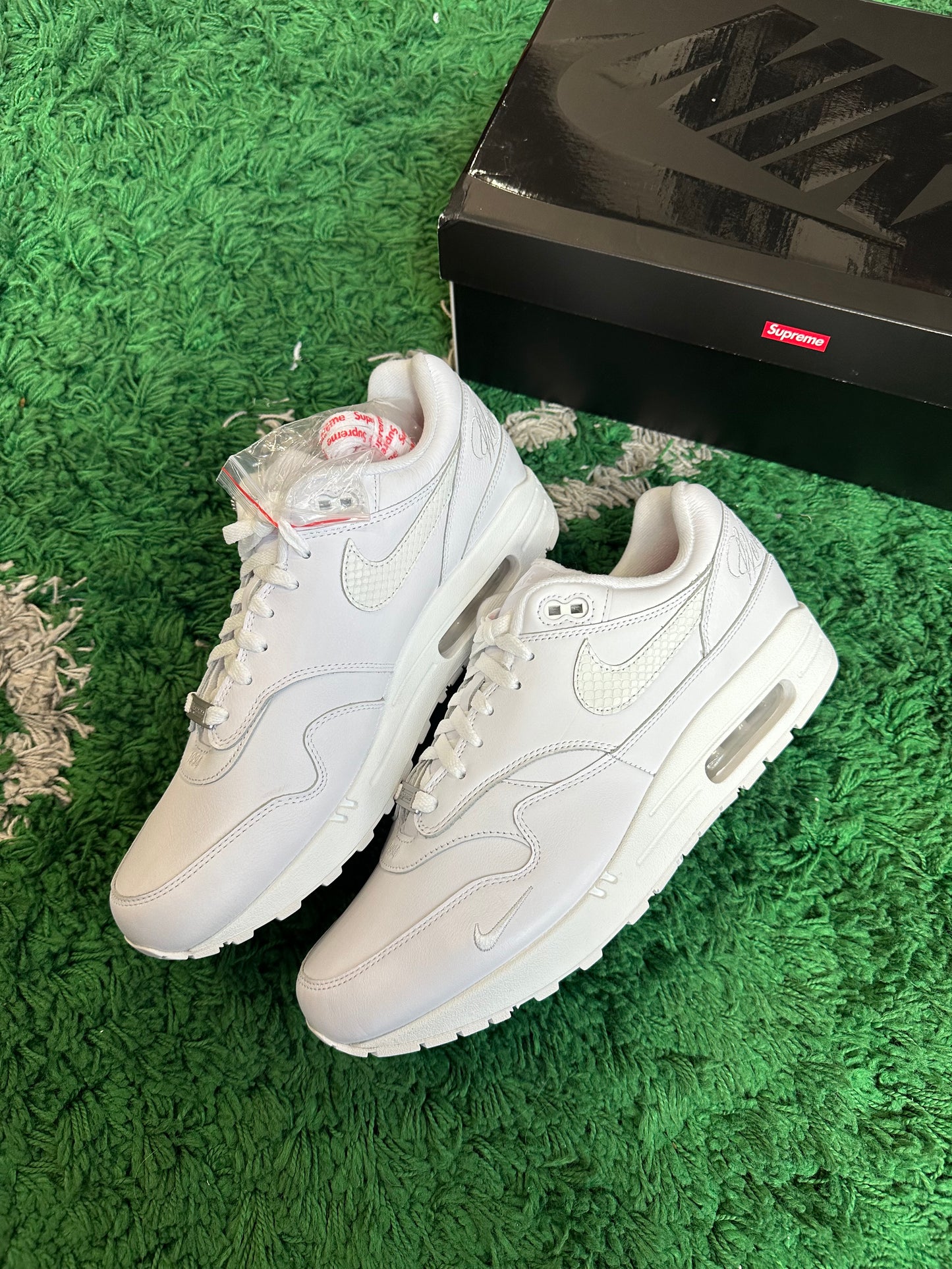 Supreme x Nike Air Max 1 ‘87 Triple White