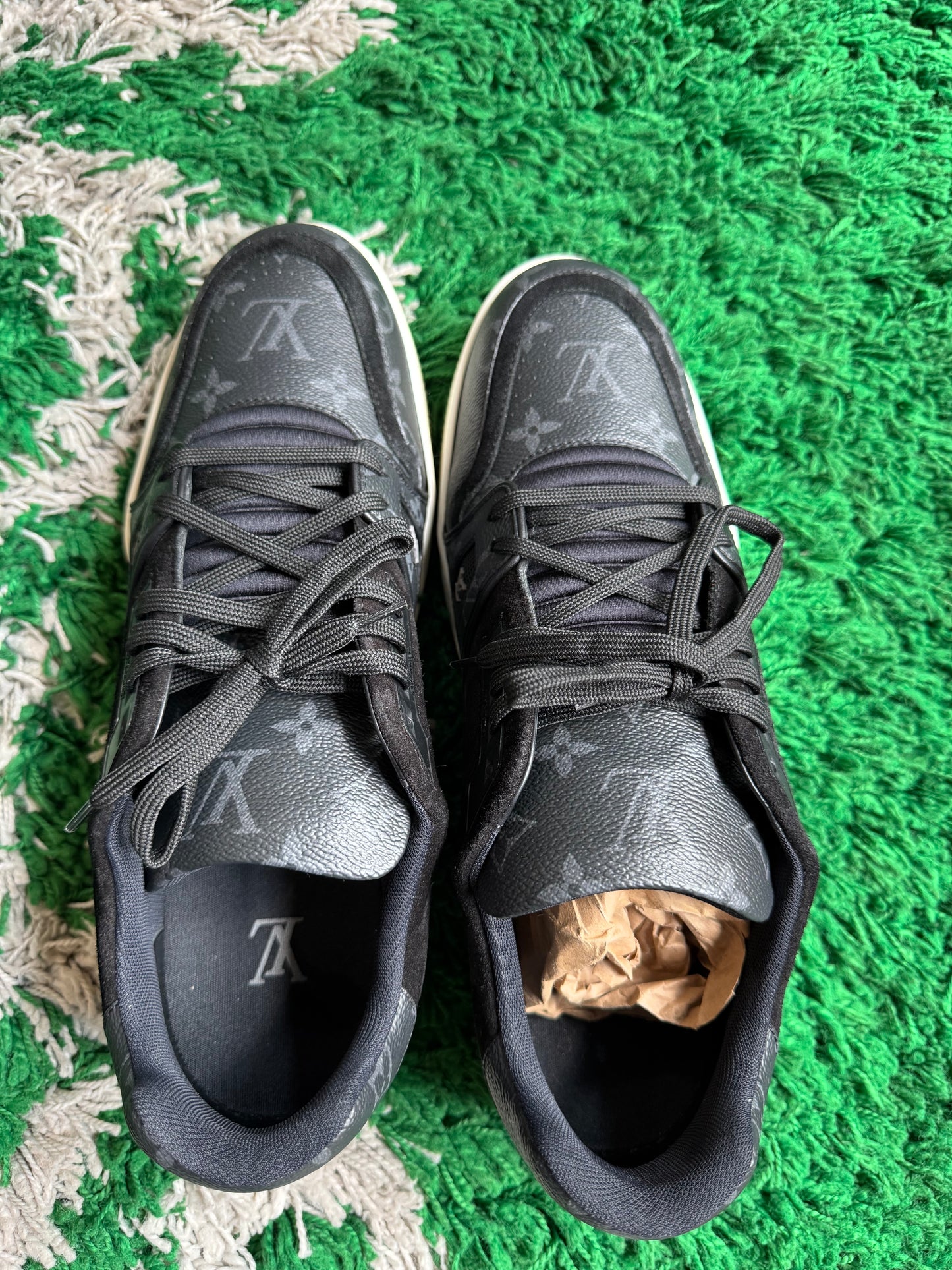 Louis Vuitton Trainer “All Black”