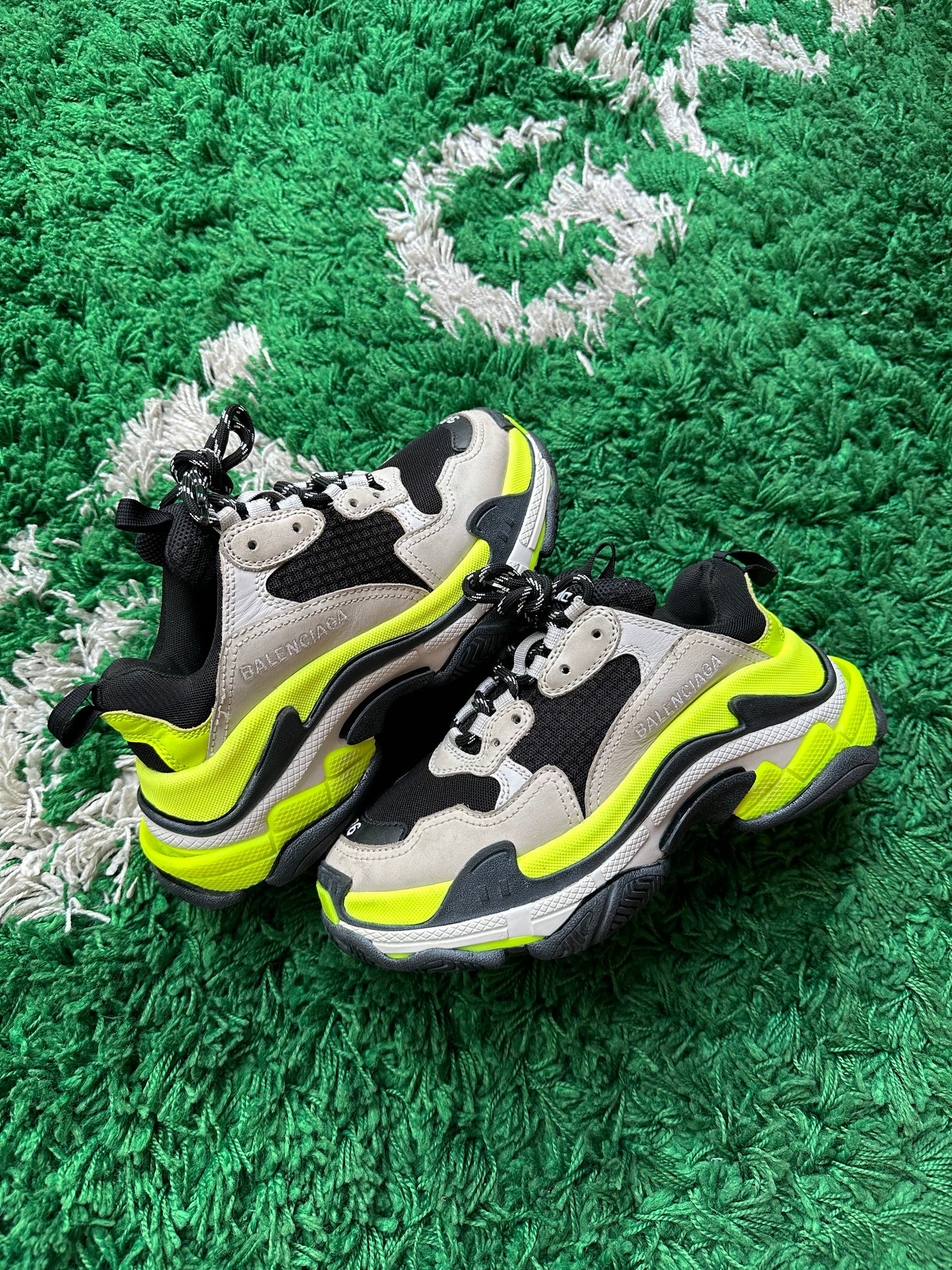 Balenciaga Triple S fluorescent Yellow