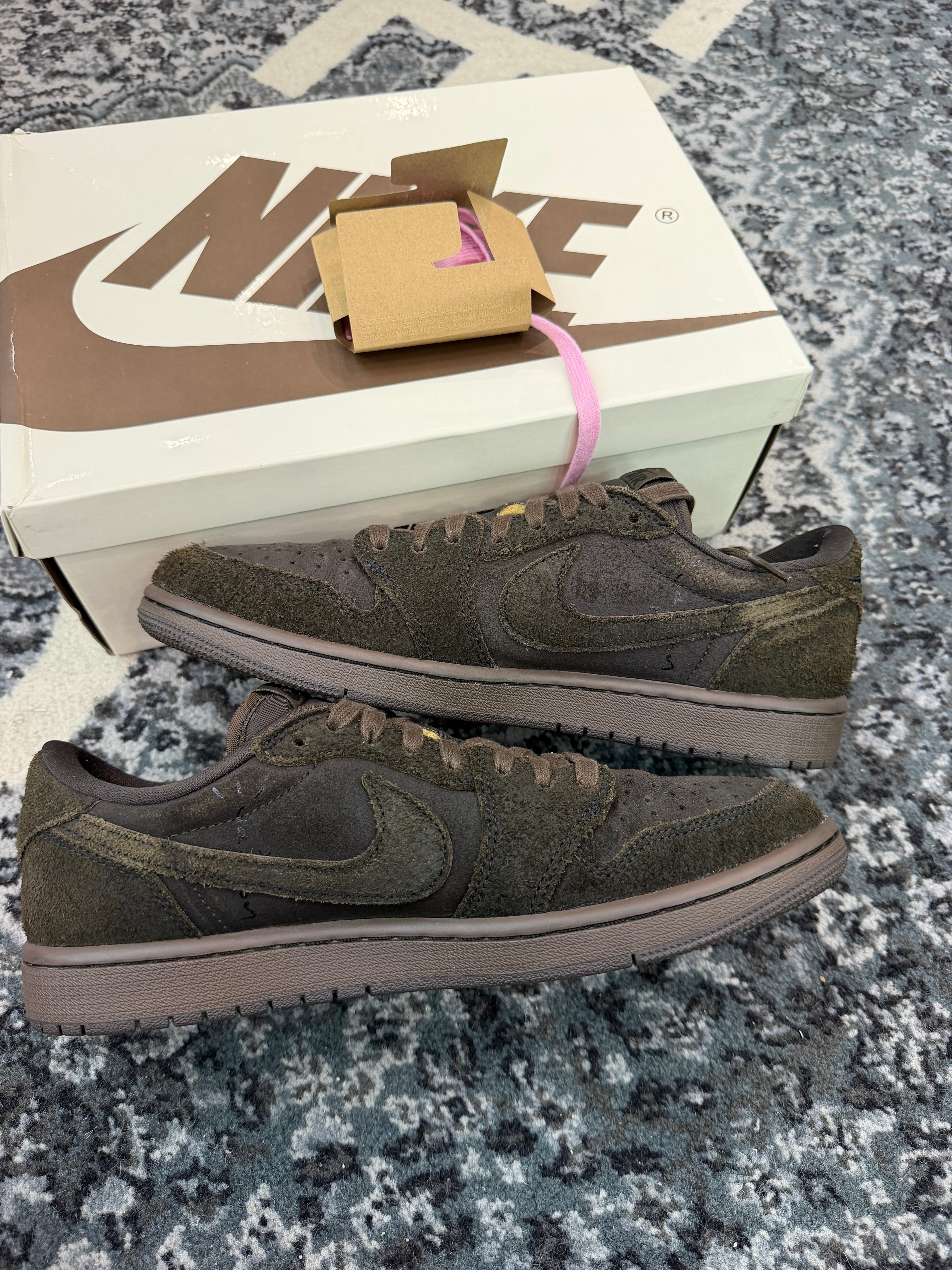 Jordan 1 Low x Travis Scott “Velvet Brown”