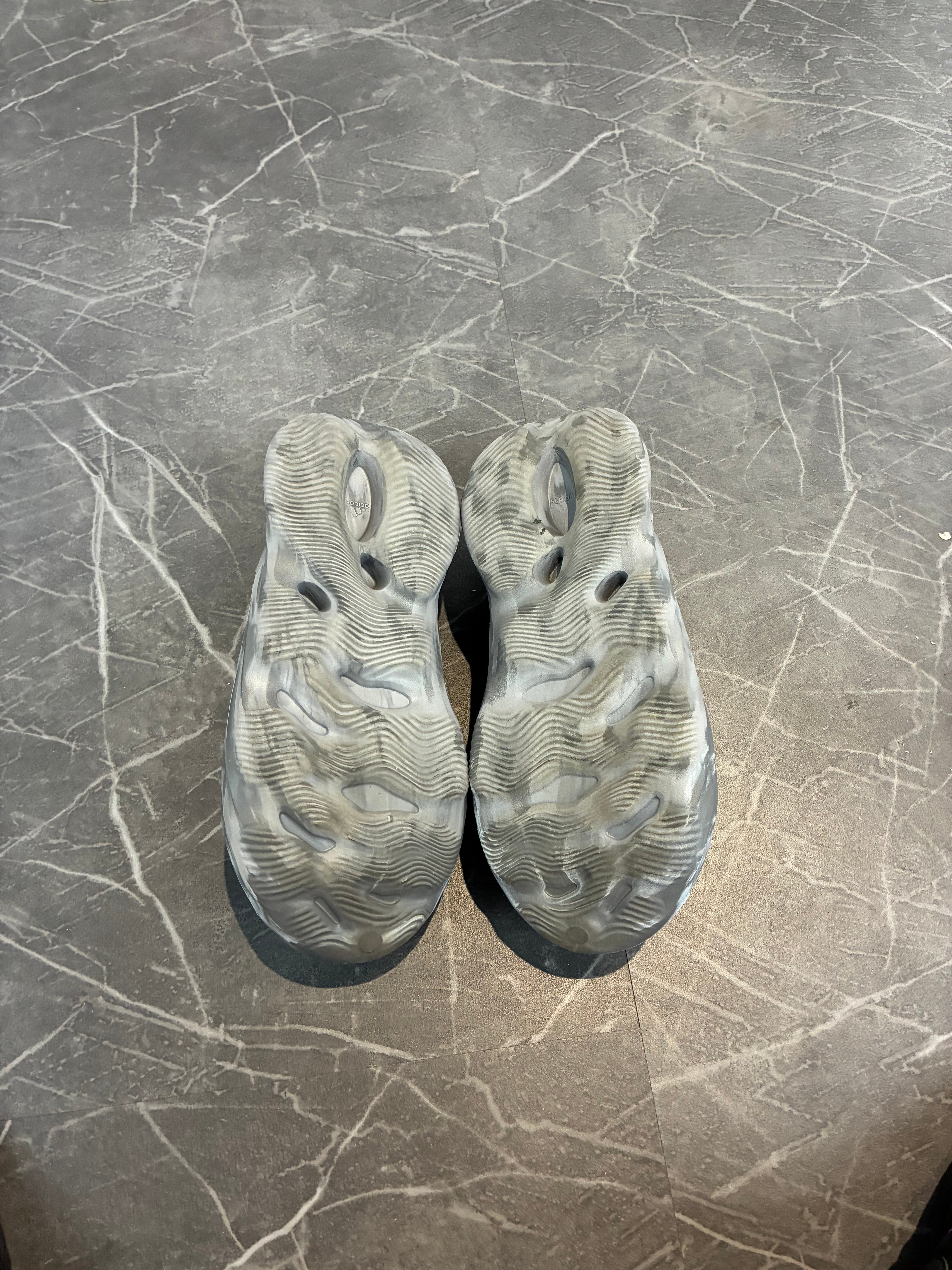 Yeezy Foam RNR “MX Granite”