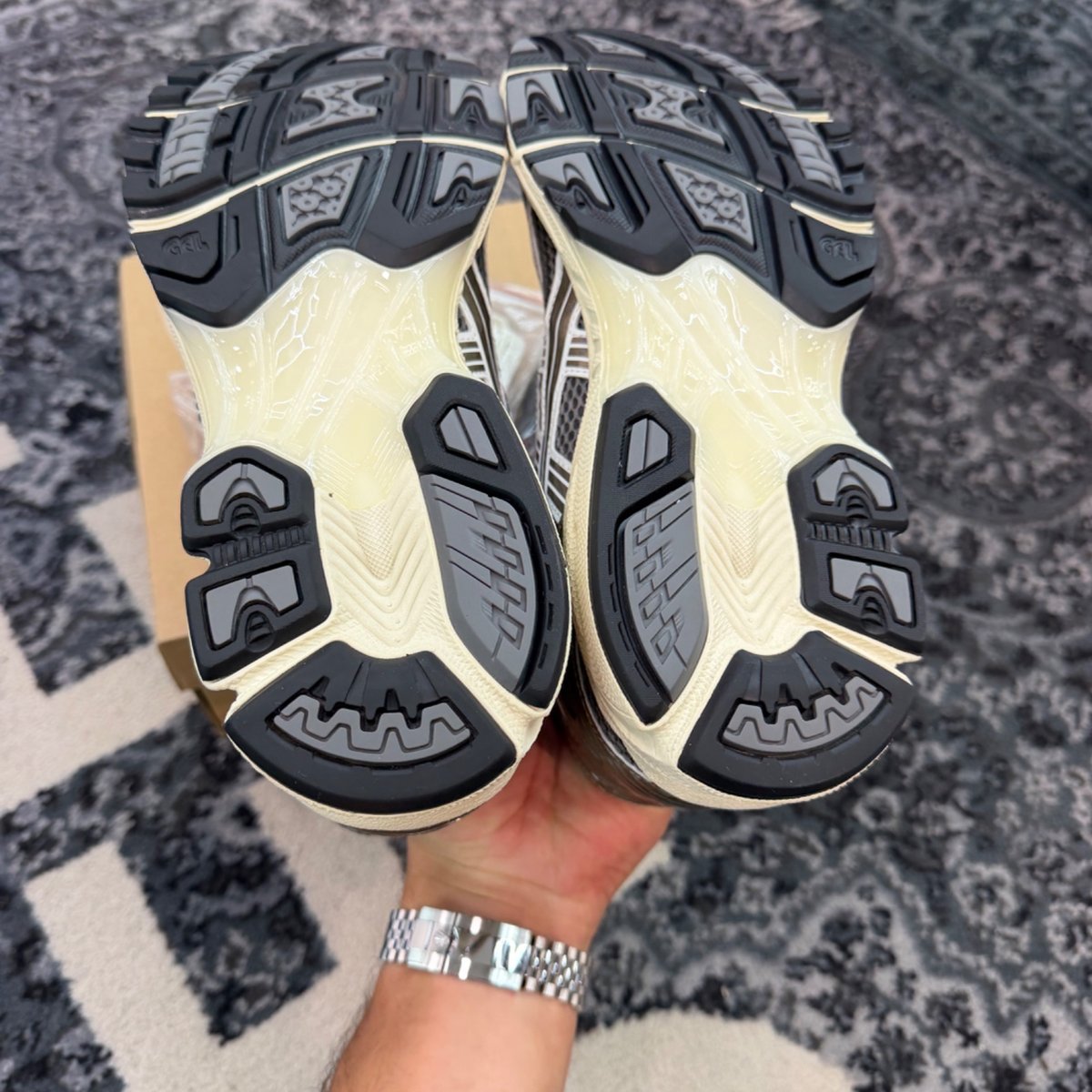 ASICS Gel-Kayano 14 Kith Chicago - box