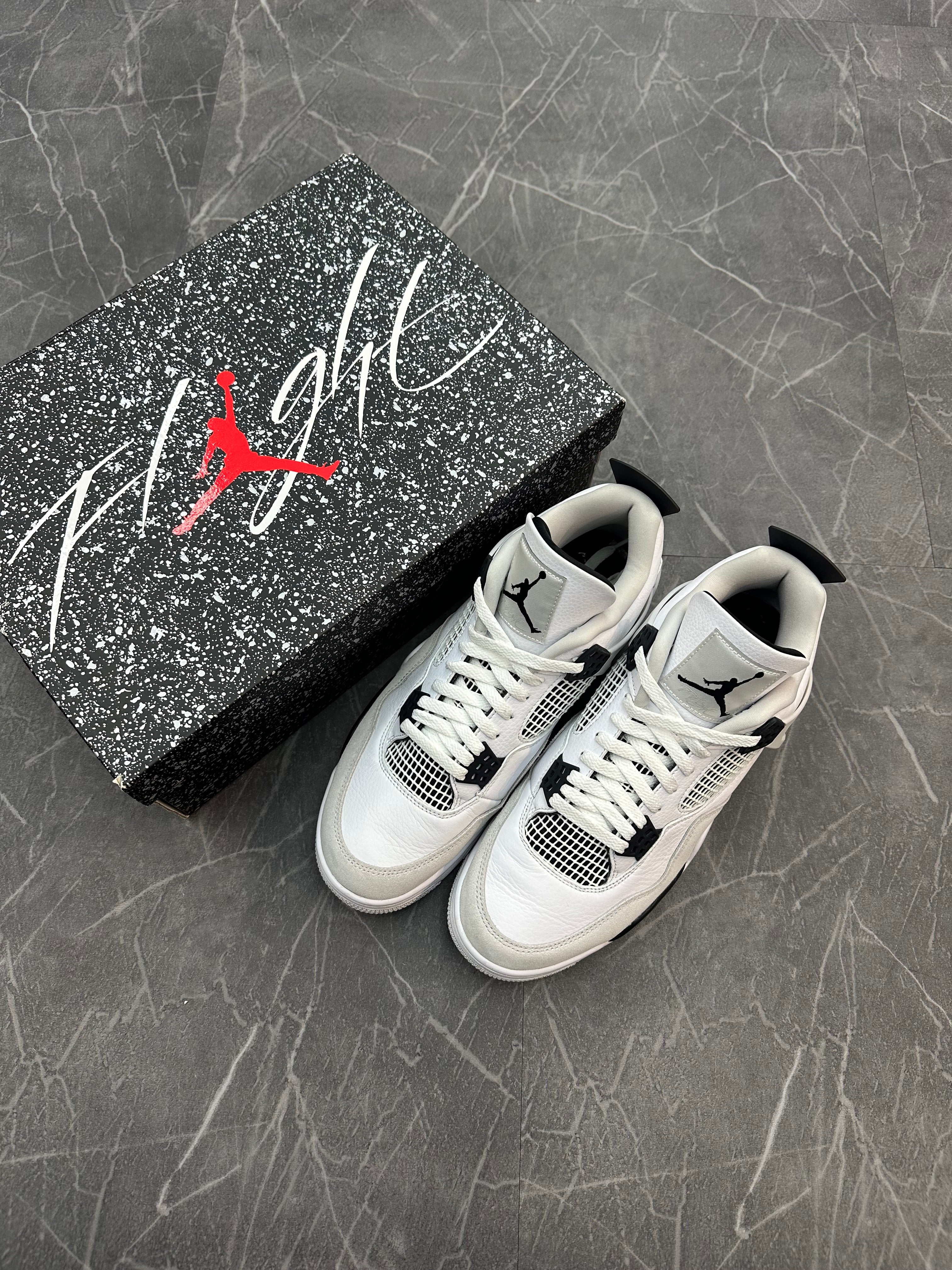 Jordan 4 “Military Black”