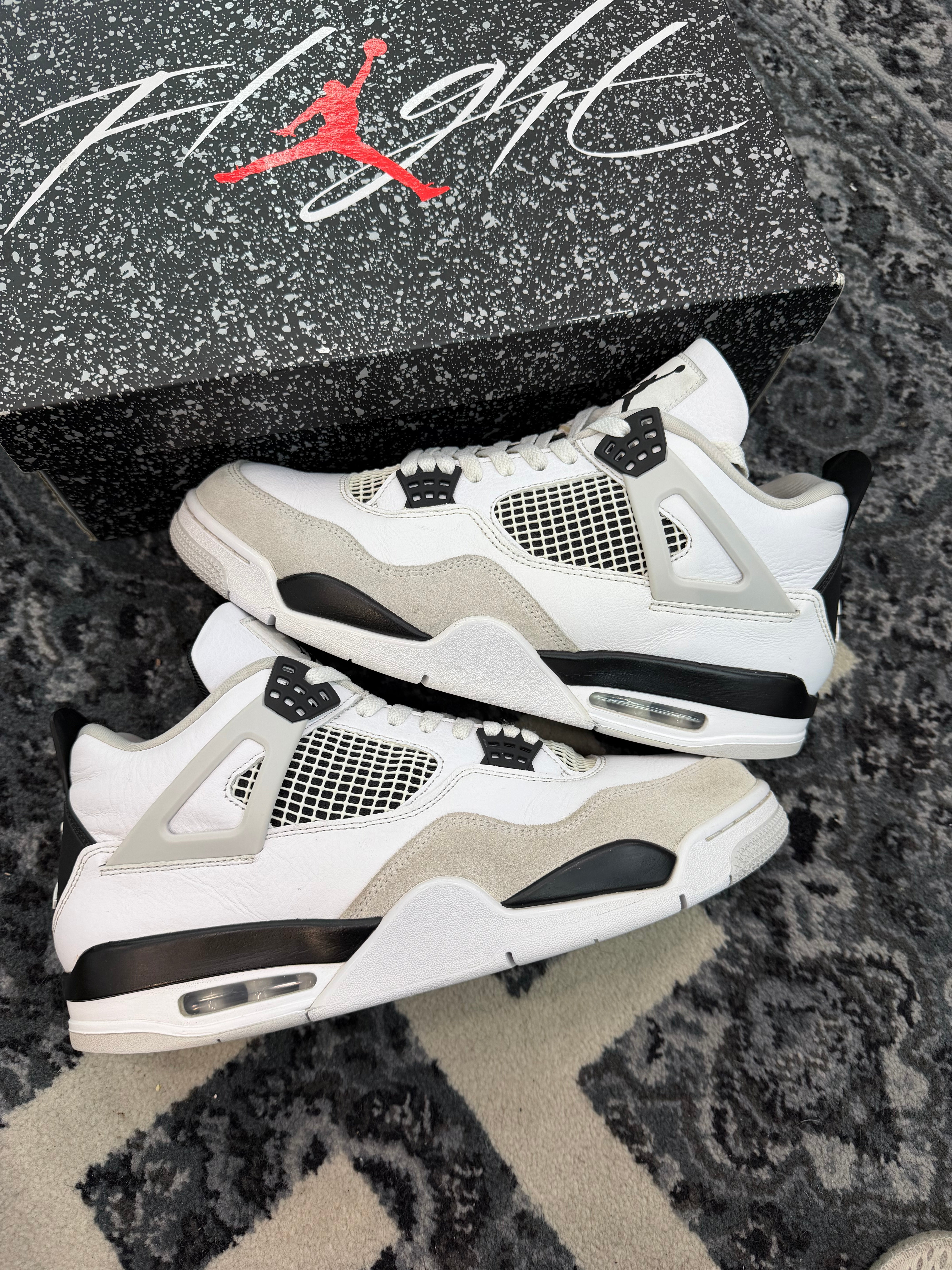 Jordan 4 “Military Black”