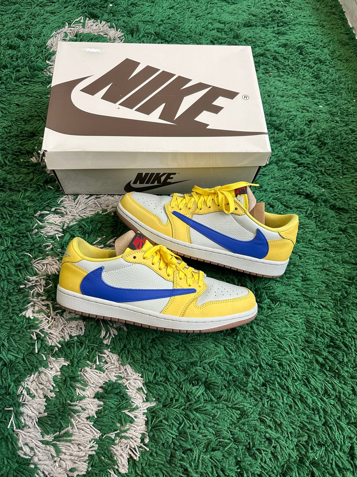 Jordan 1 Low Travis Scott “Canary”