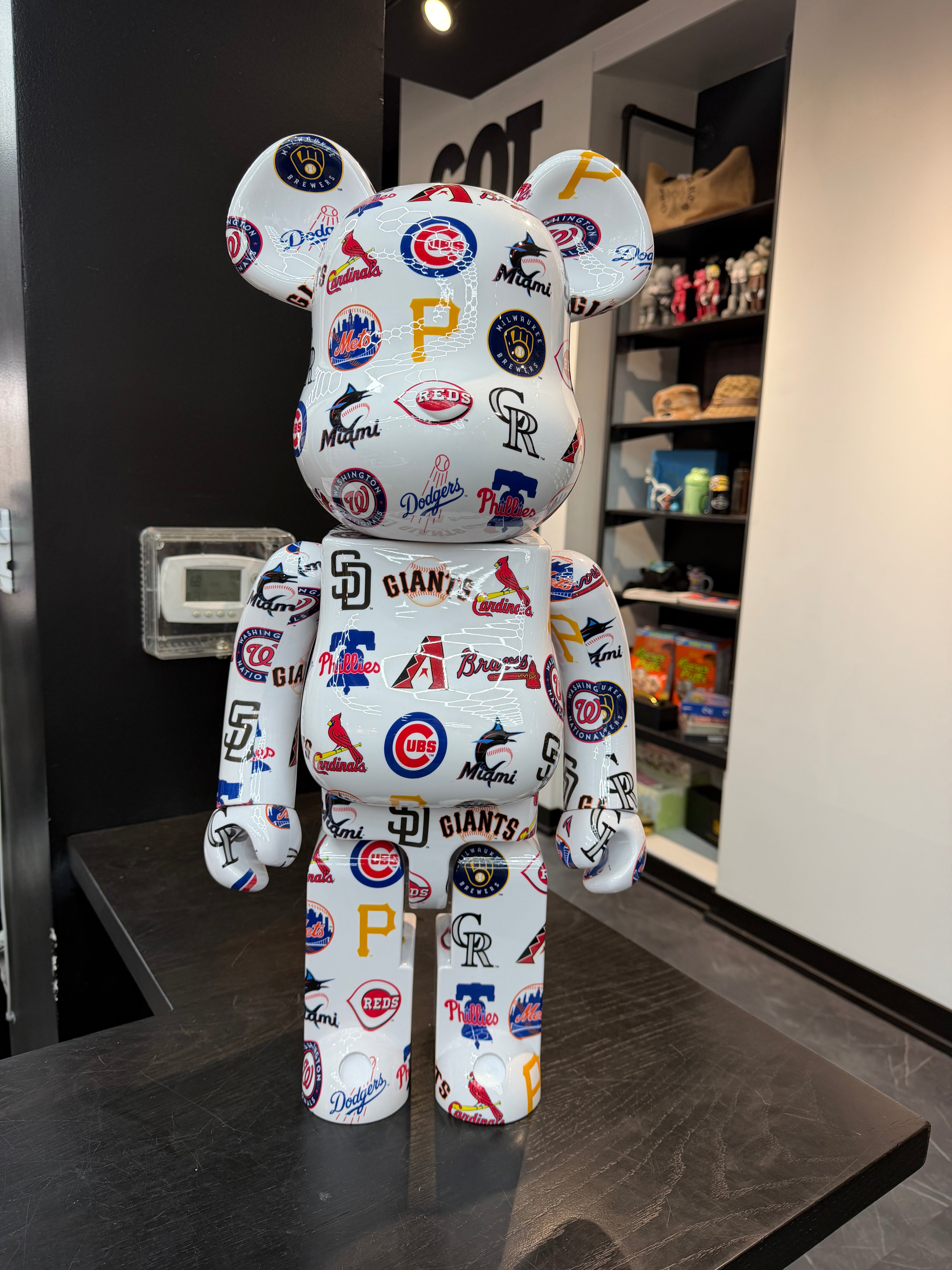 BearBrick 1000% MLB “National League”