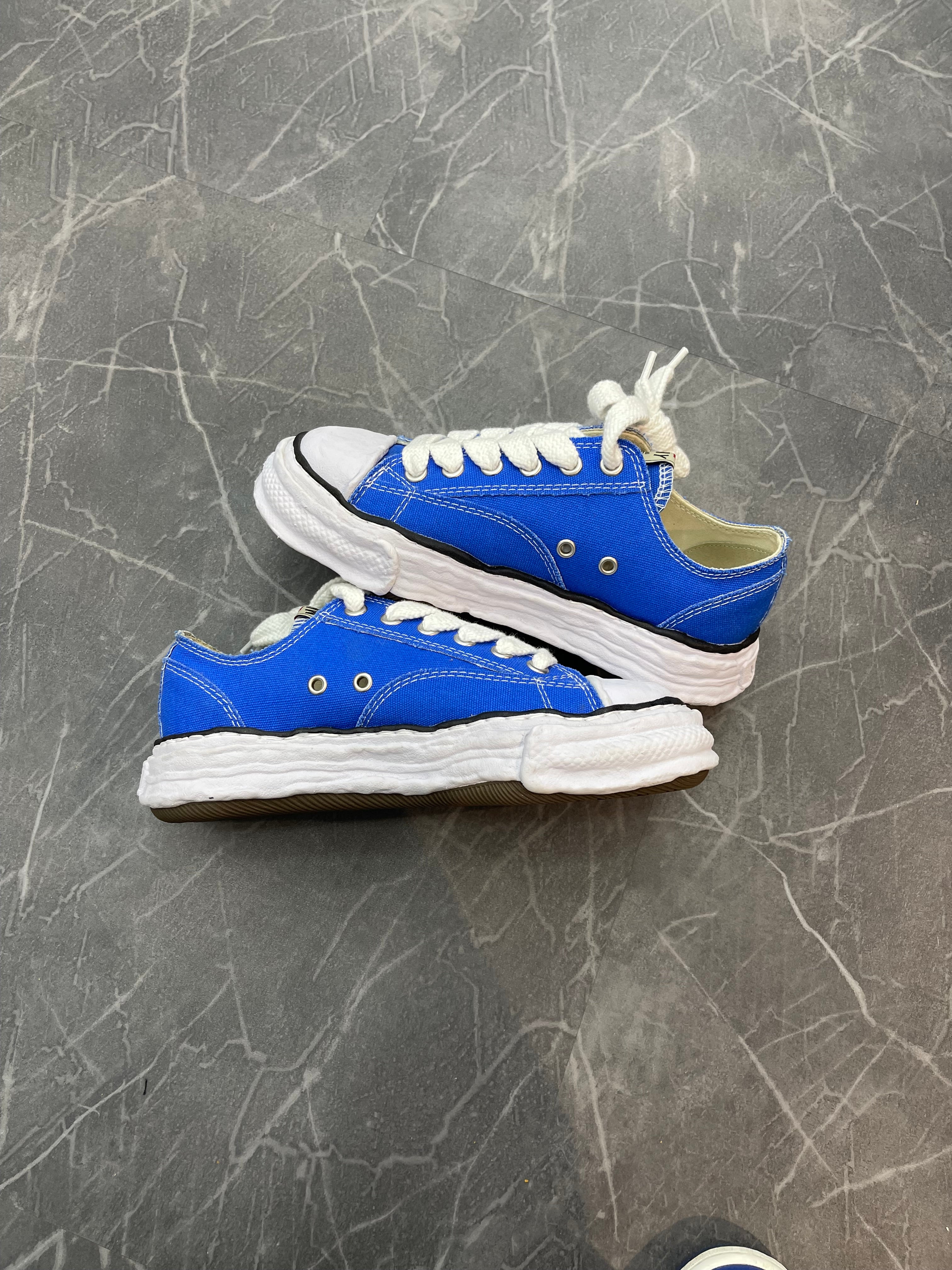 Maison Mihara Sneaker Low “Blue”