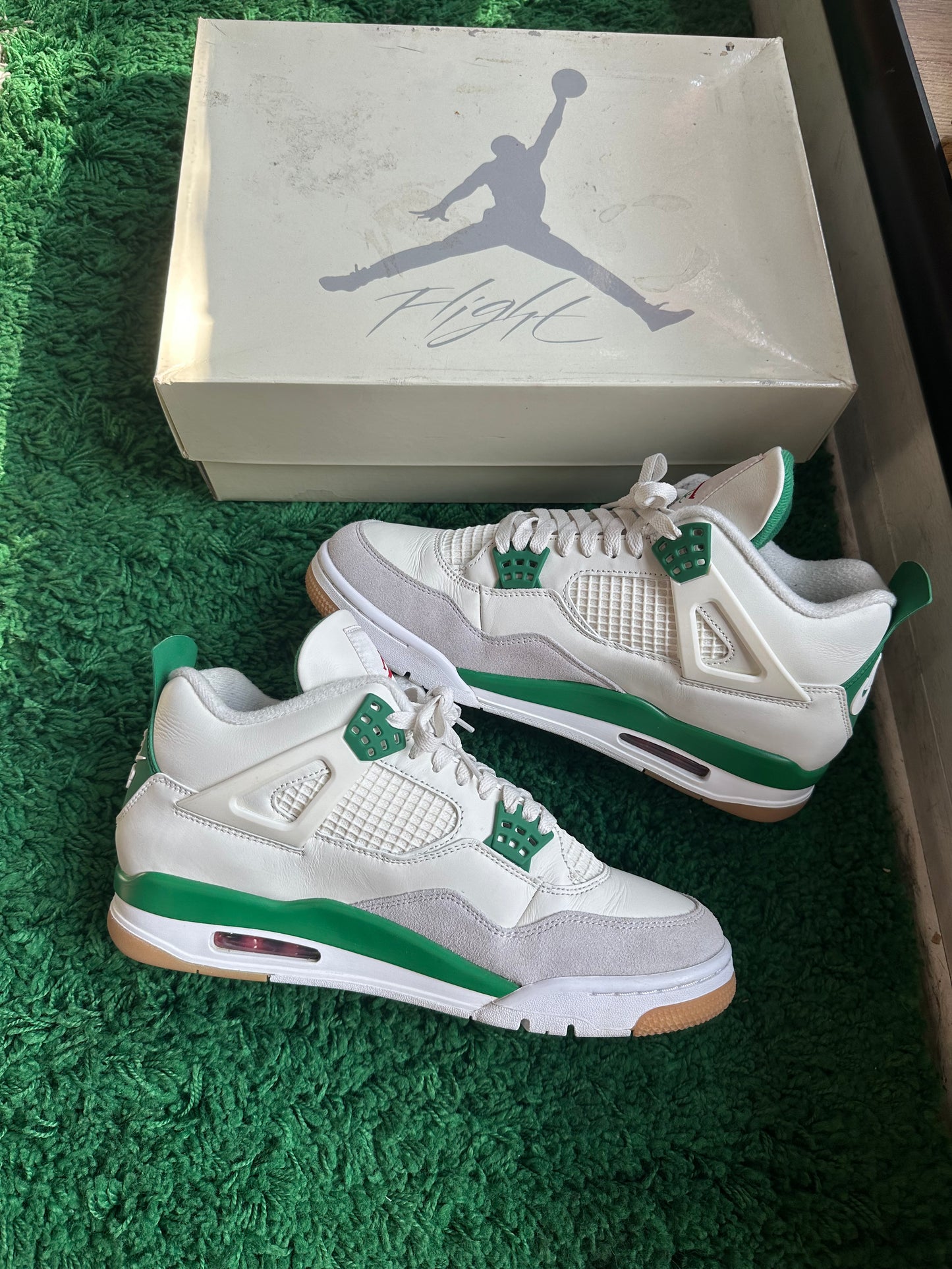 Jordan 4 “Pine Green SB”