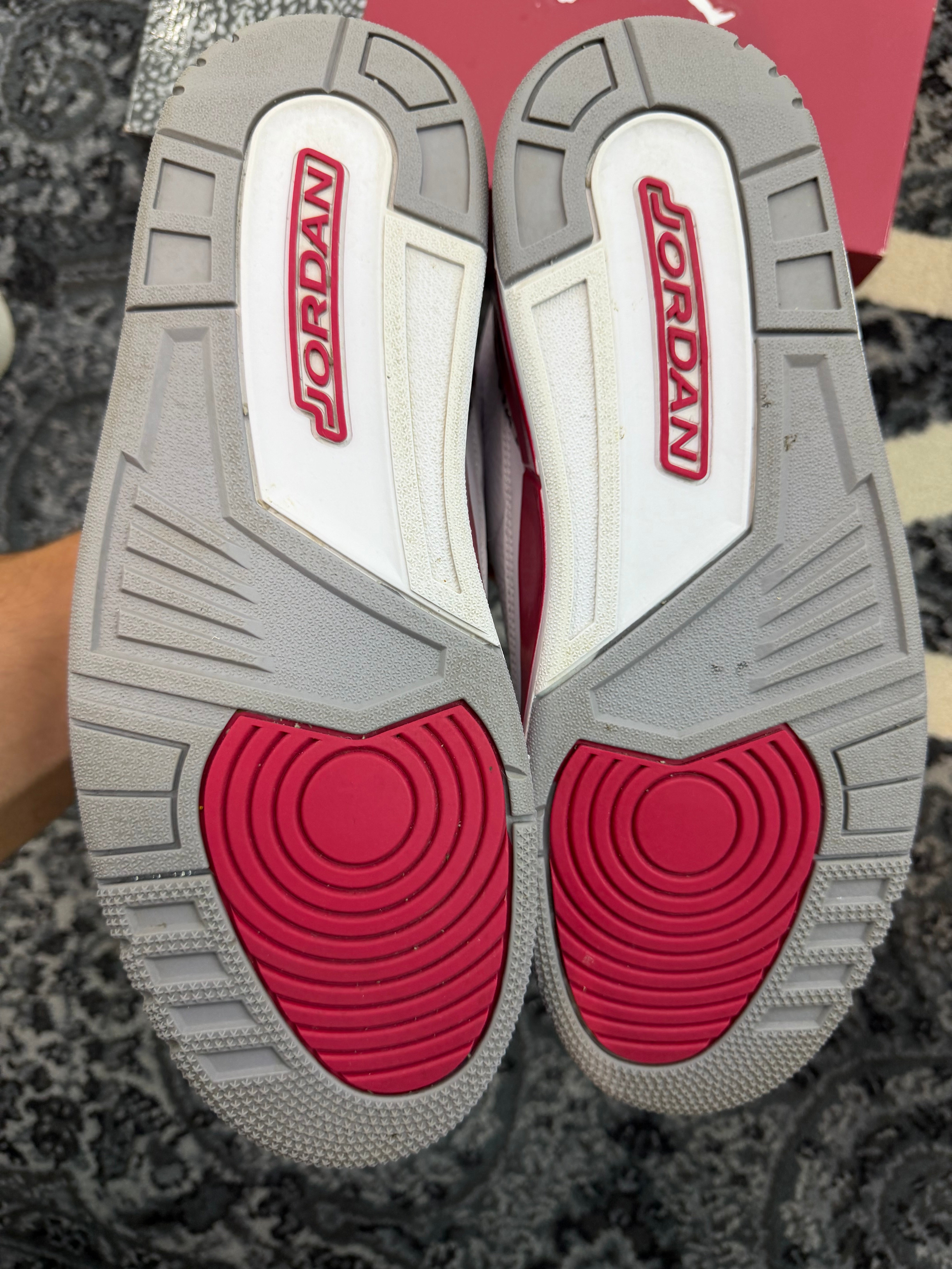 Jordan 3 “Cardinal”