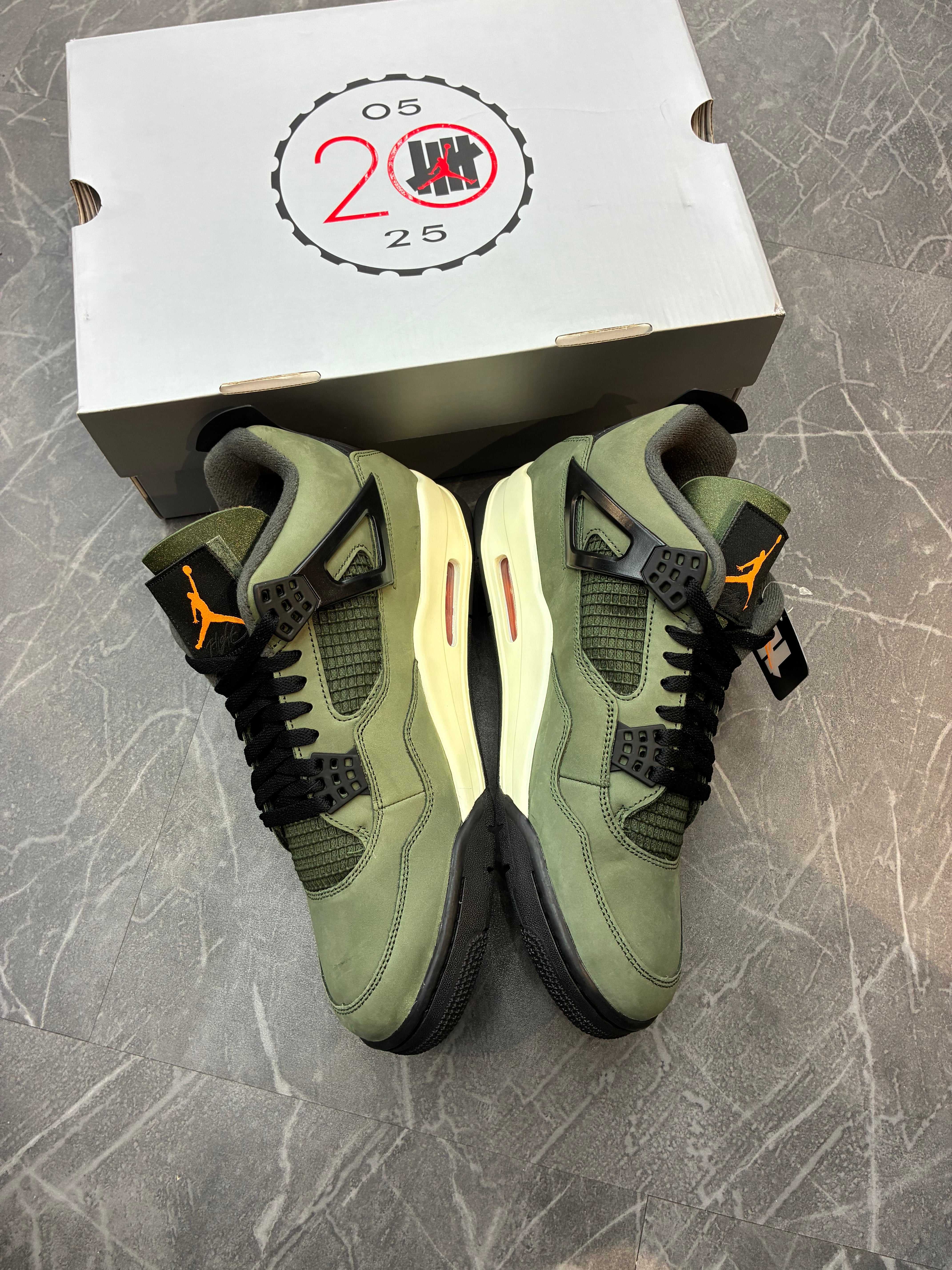 Jordan 4 “Undefeated” (2025)