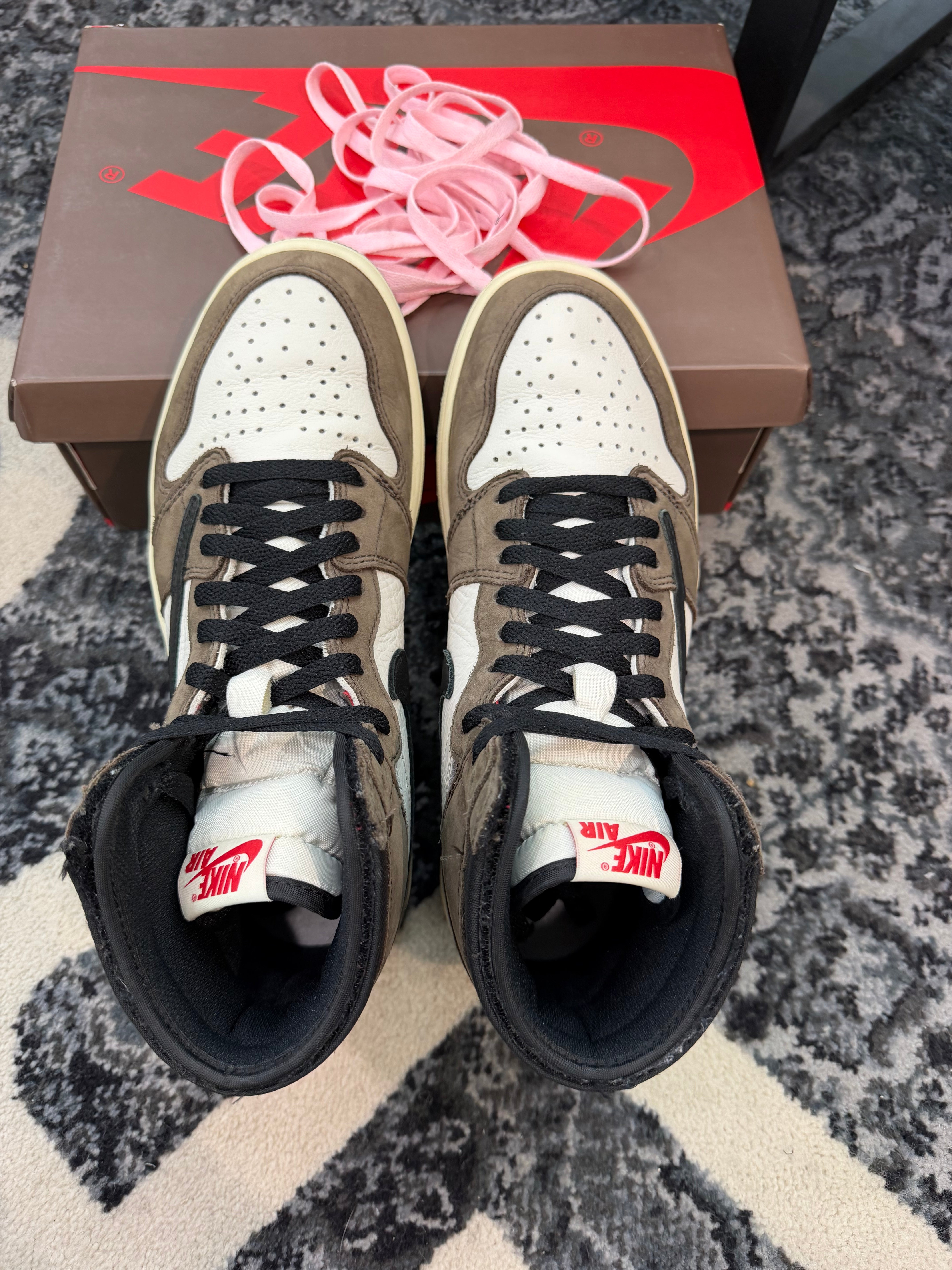 Jordan 1 High x Travis Scott “Mocha”