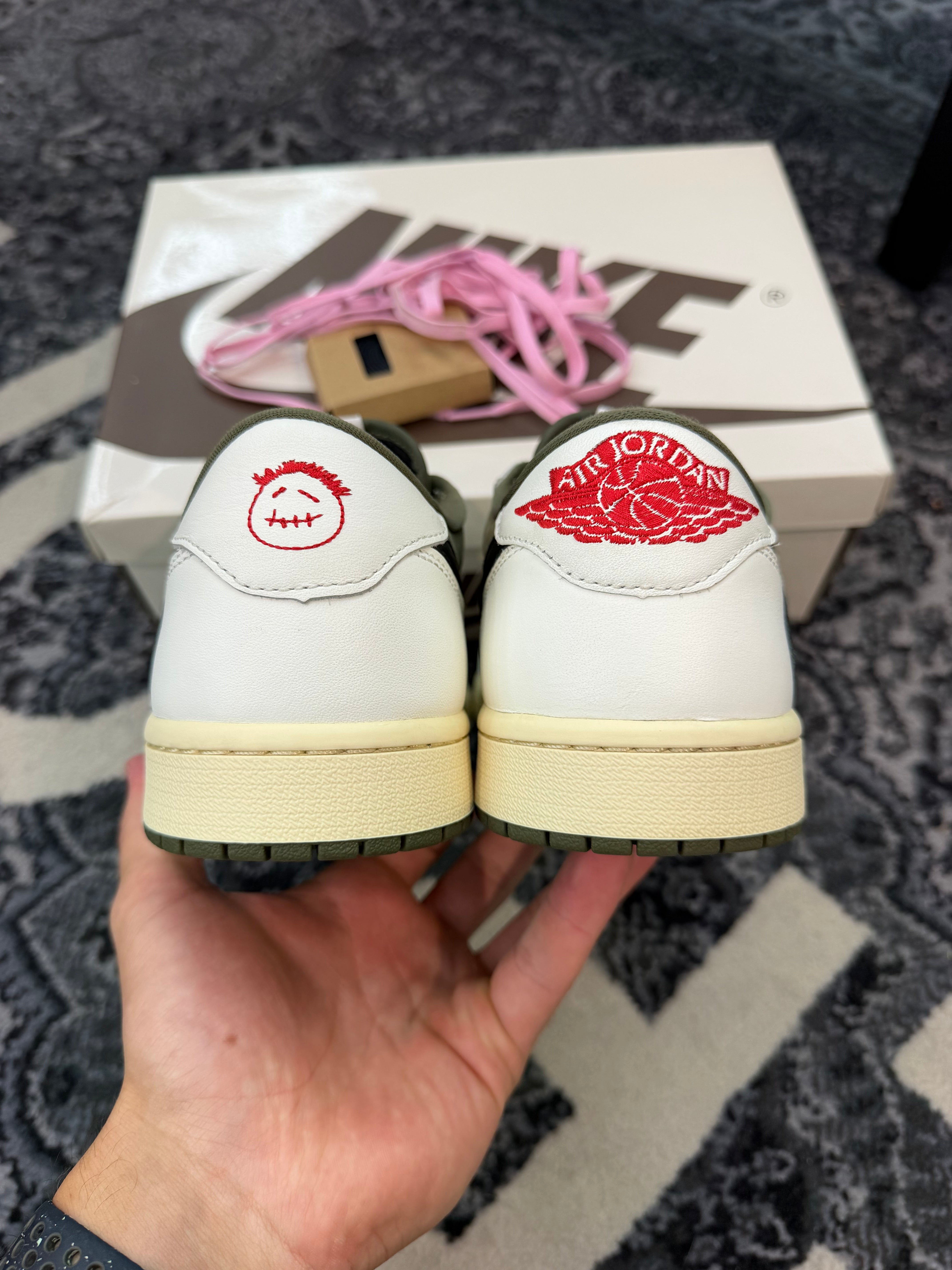 Jordan 1 Low x Travis Scott “Medium Olive”